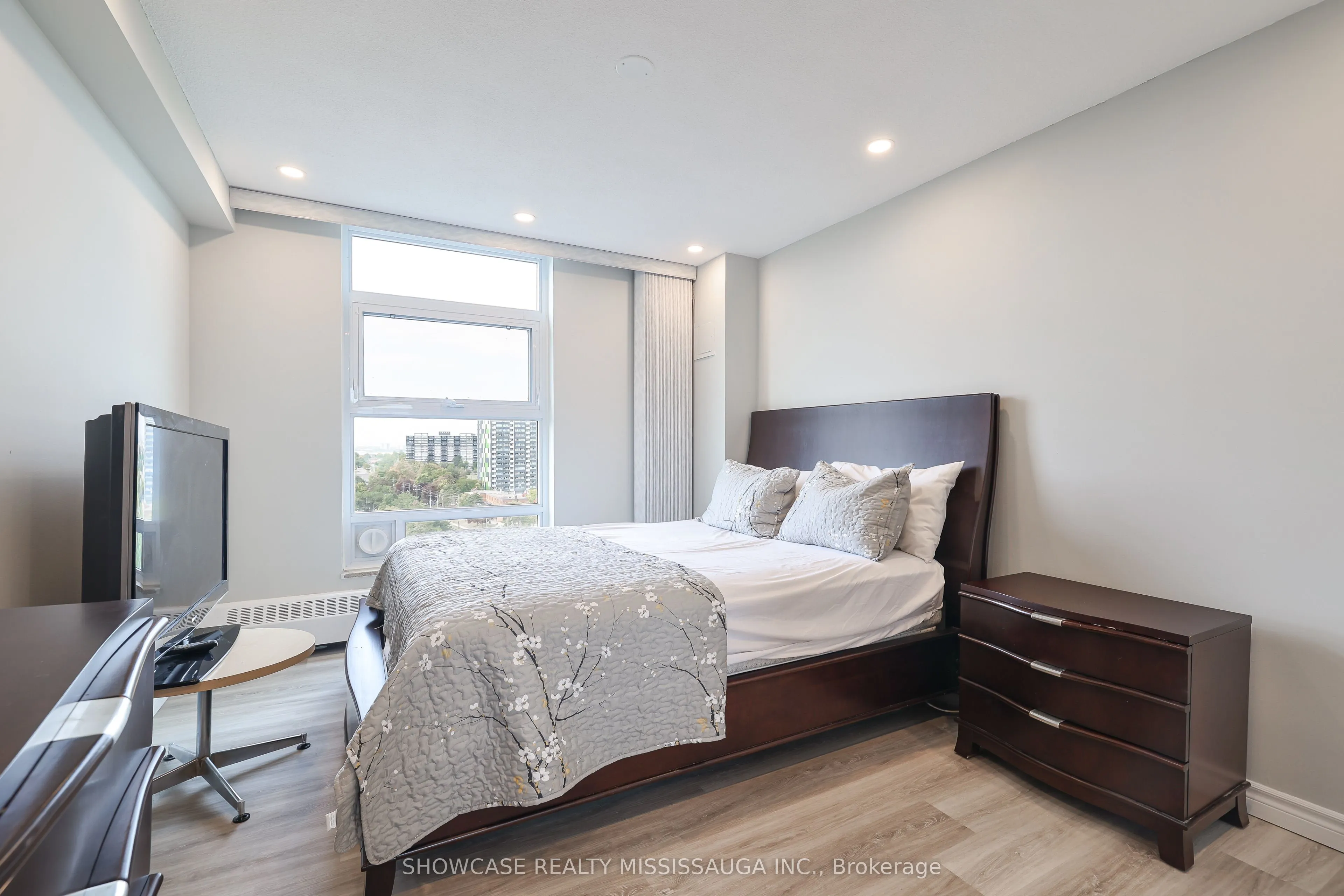 345 Driftwood Avenue, #1208