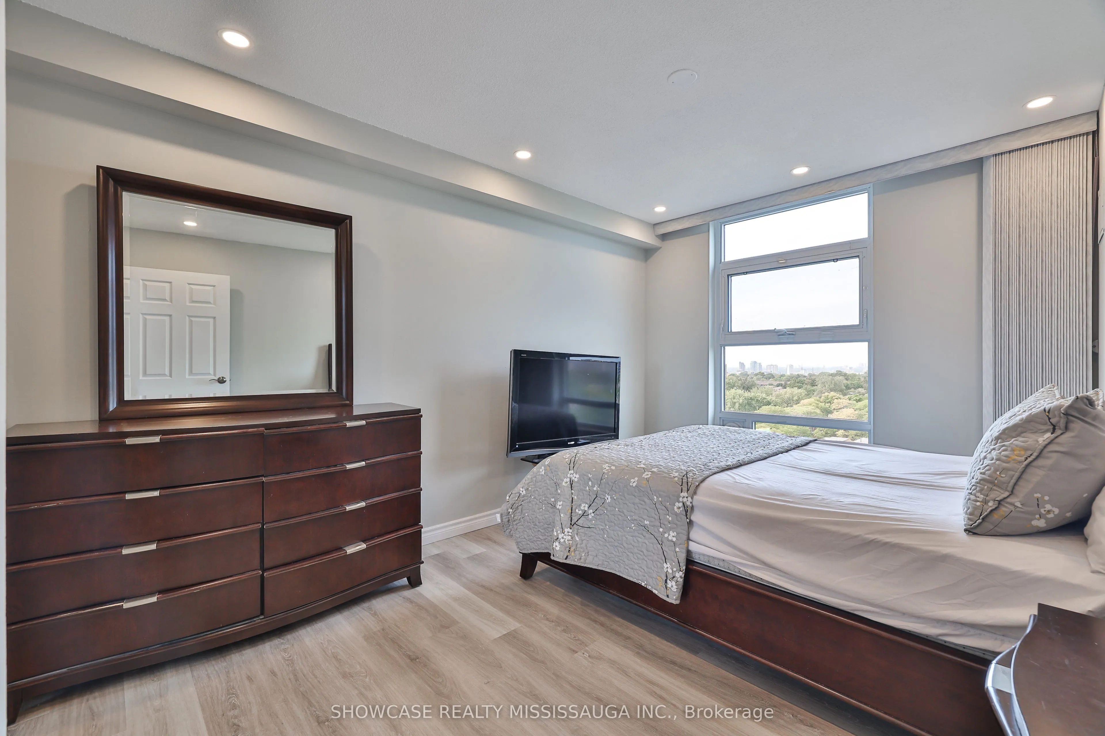 345 Driftwood Avenue, #1208