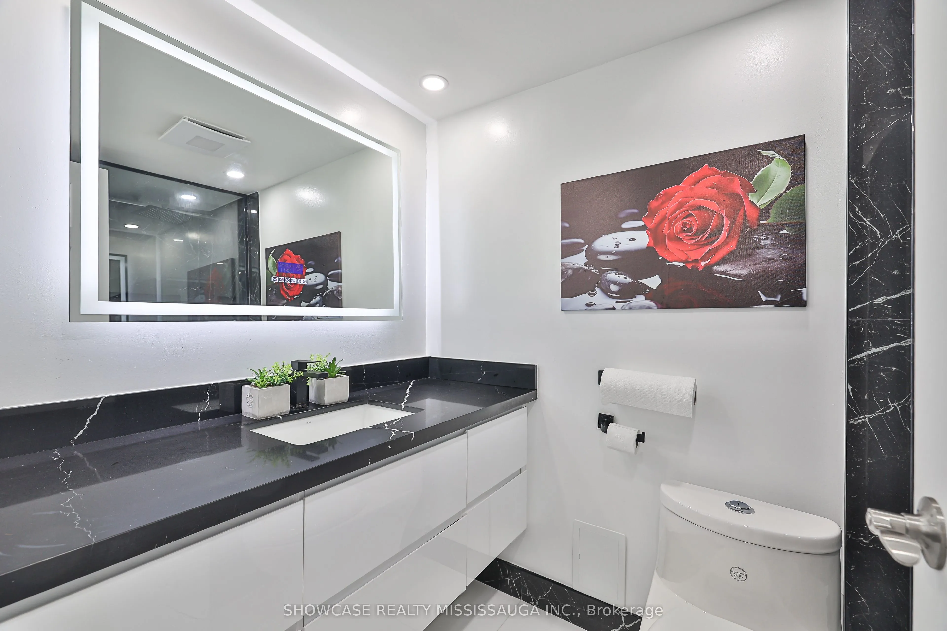 345 Driftwood Avenue, #1208