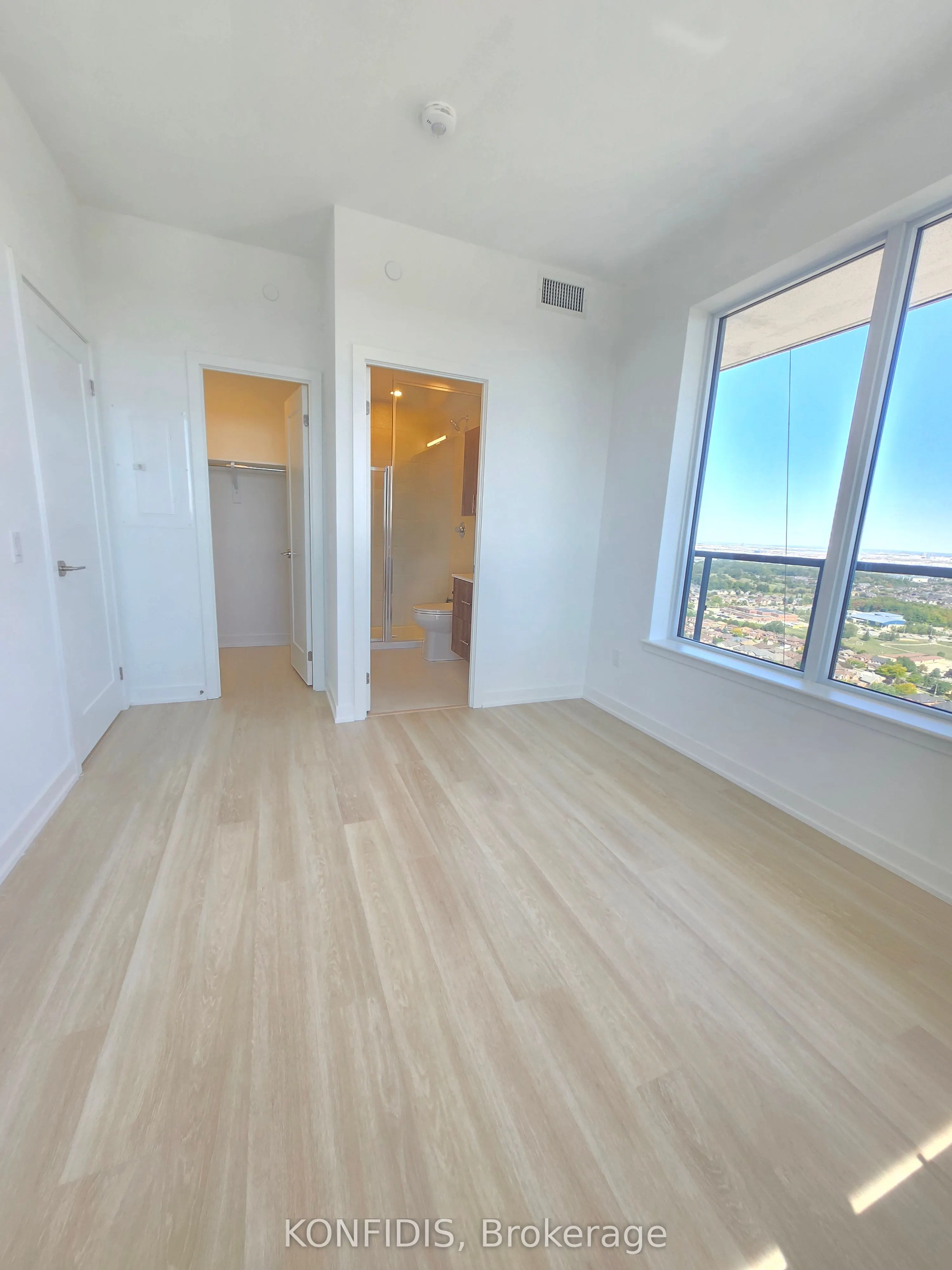 5105 Hurontario Street, #3002
