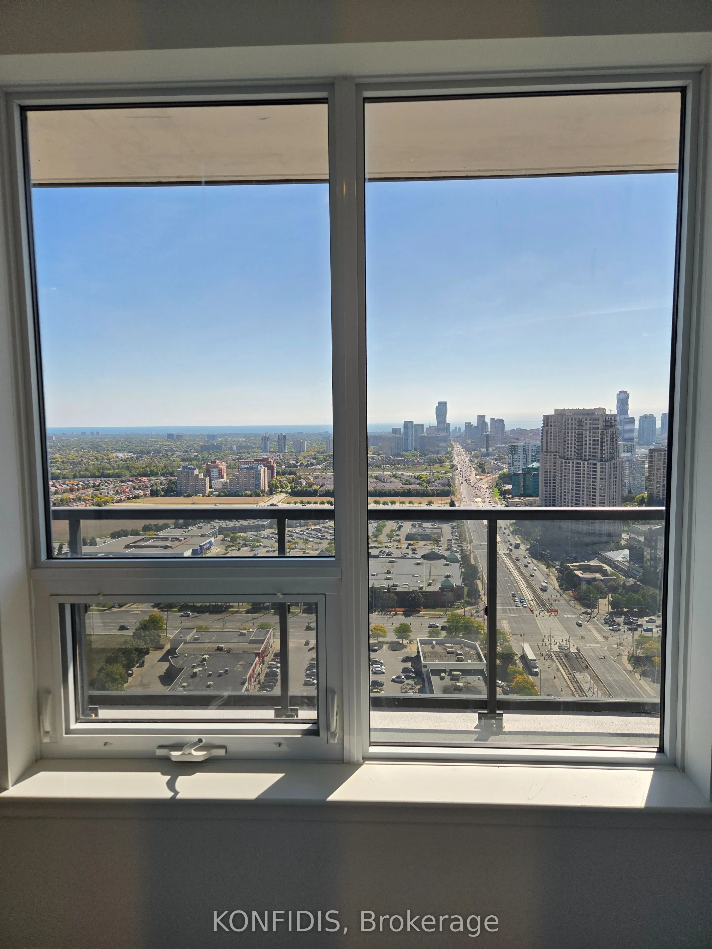 5105 Hurontario Street, #3002