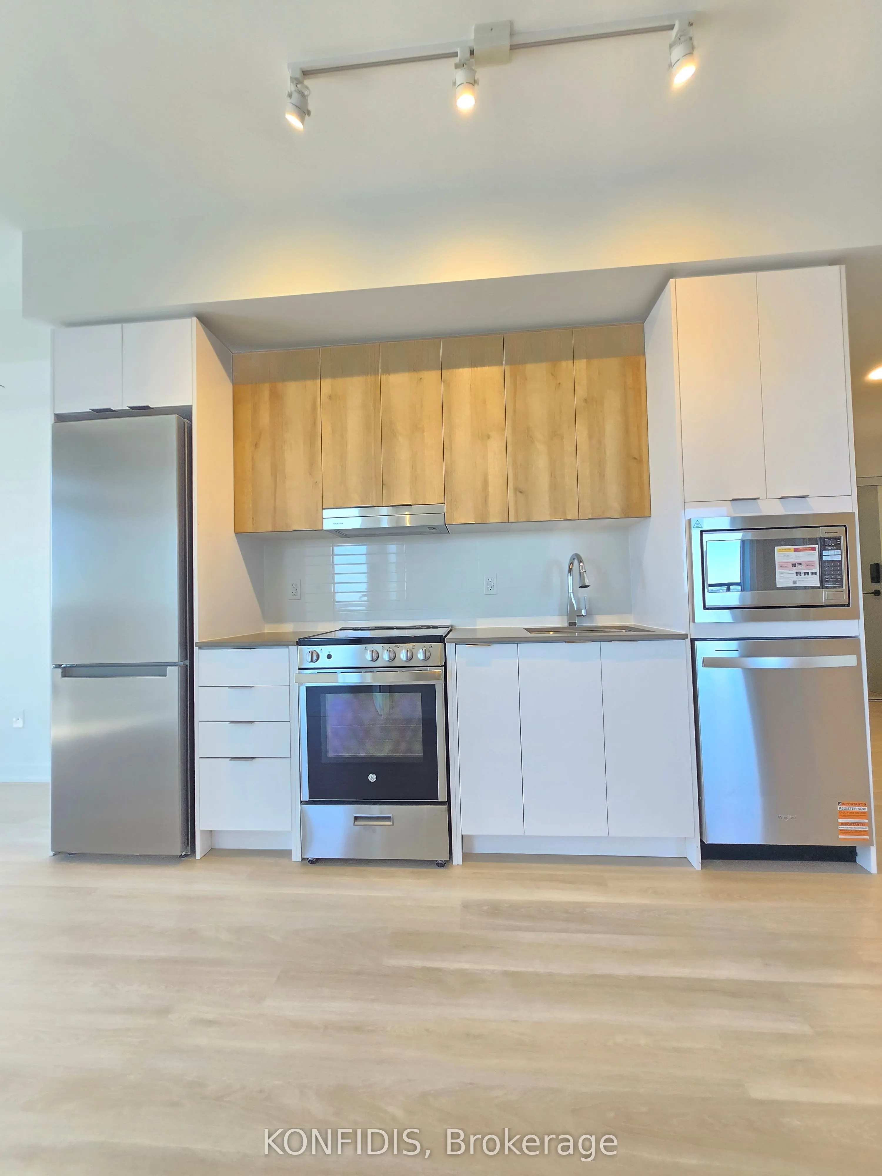 5105 Hurontario Street, #3002