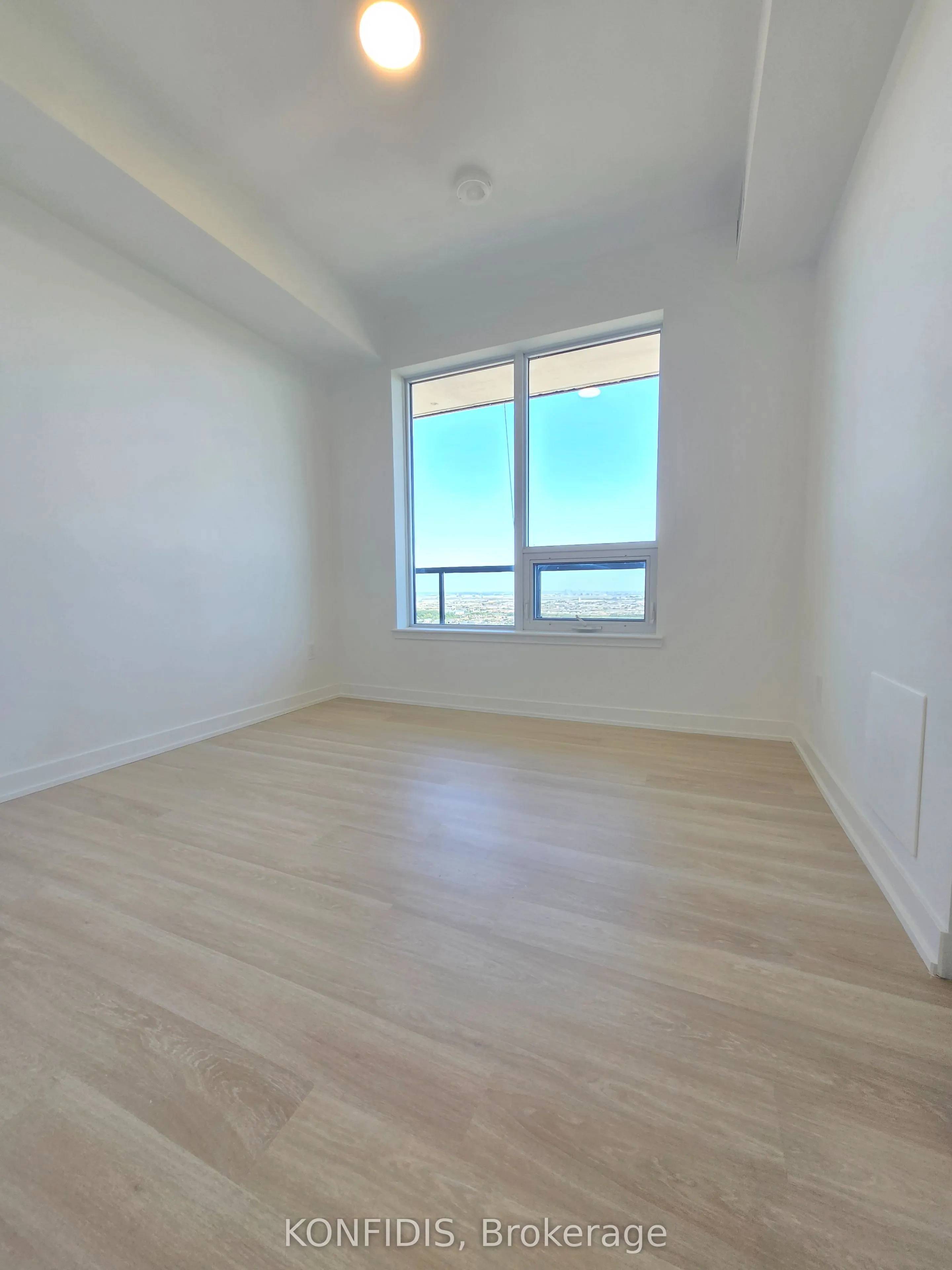 5105 Hurontario Street, #3002