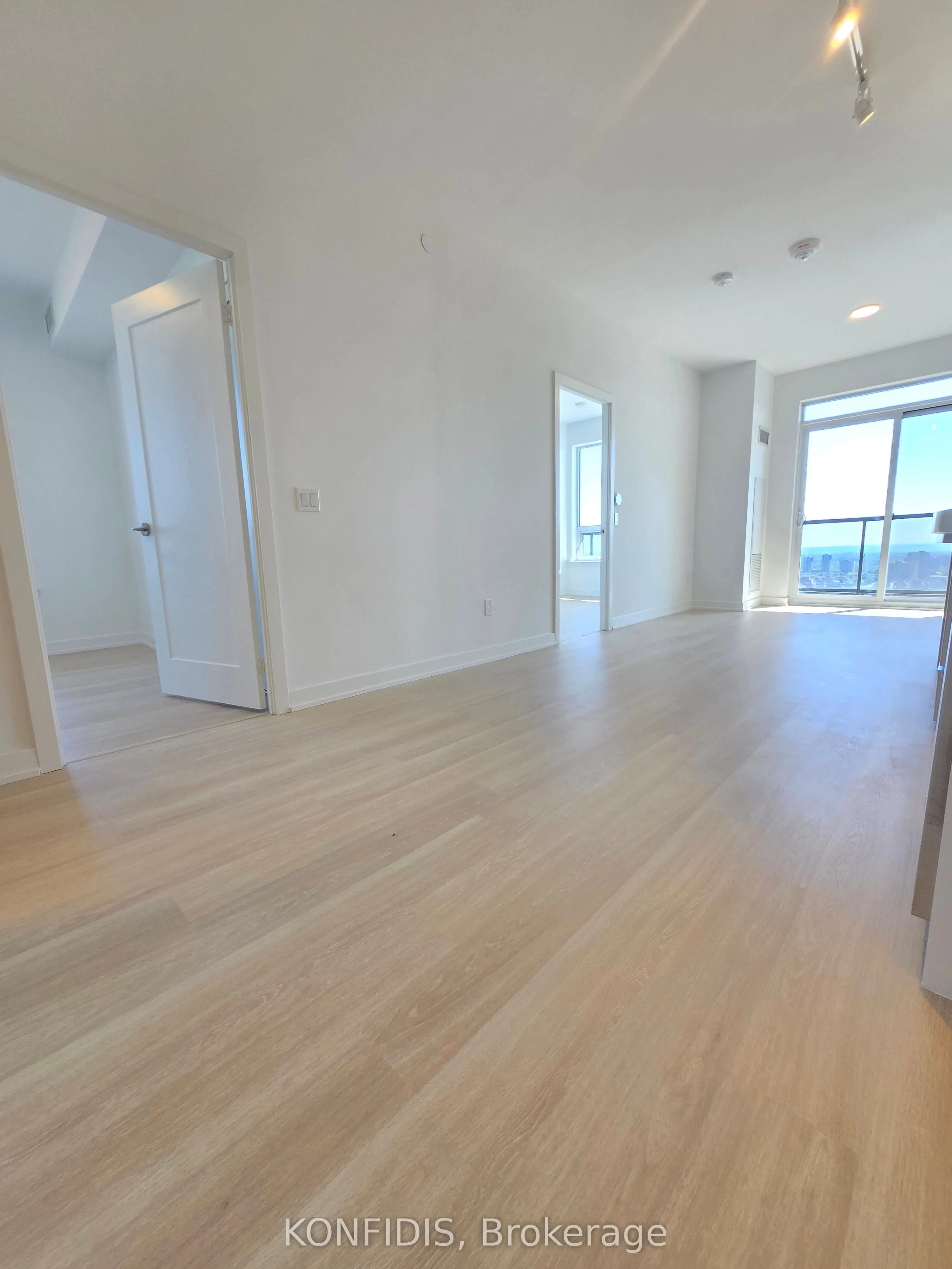 5105 Hurontario Street, #3002