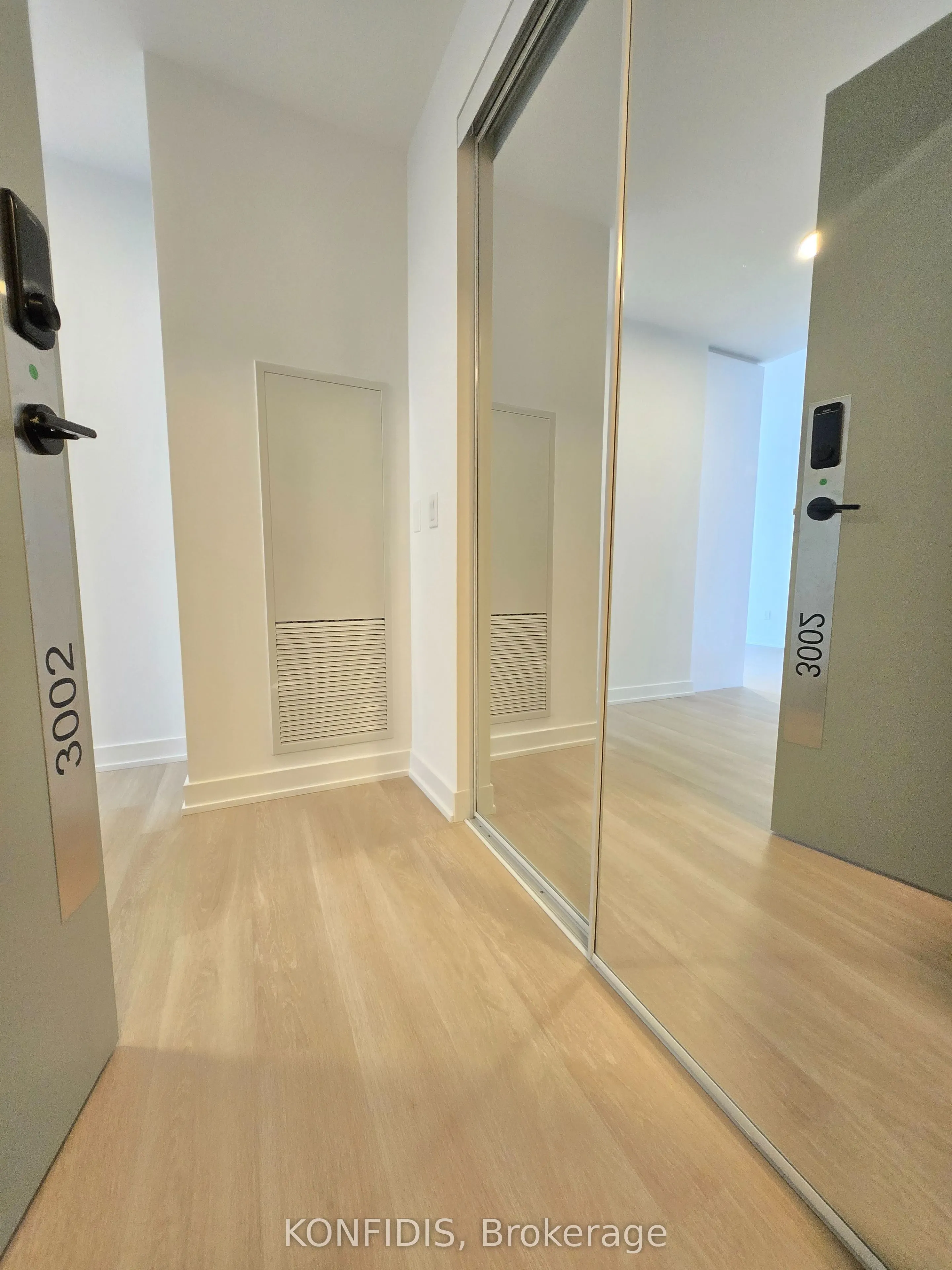 5105 Hurontario Street, #3002