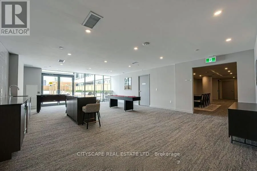 859 The Queensway N, #219