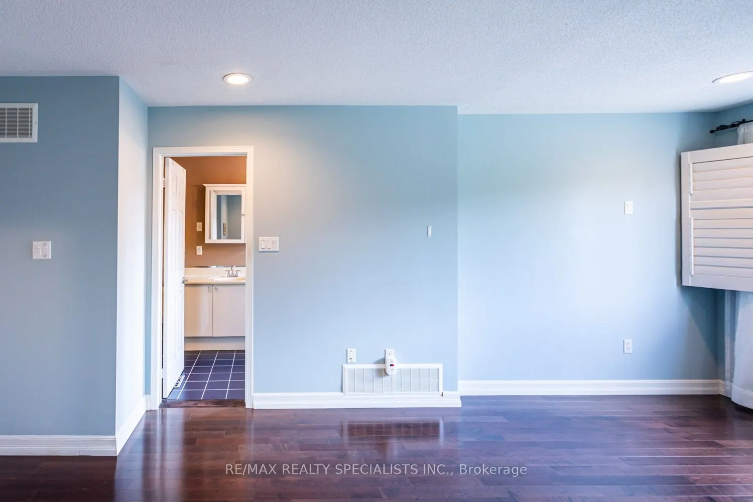 5230 Glen Erin Drive, #102