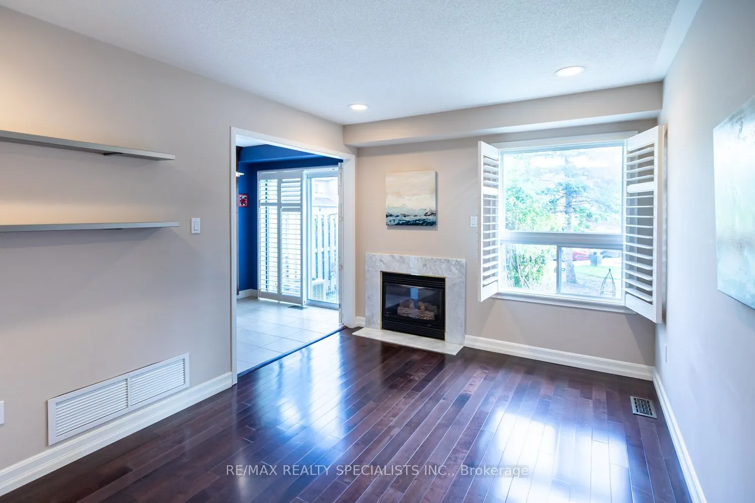 5230 Glen Erin Drive, #102