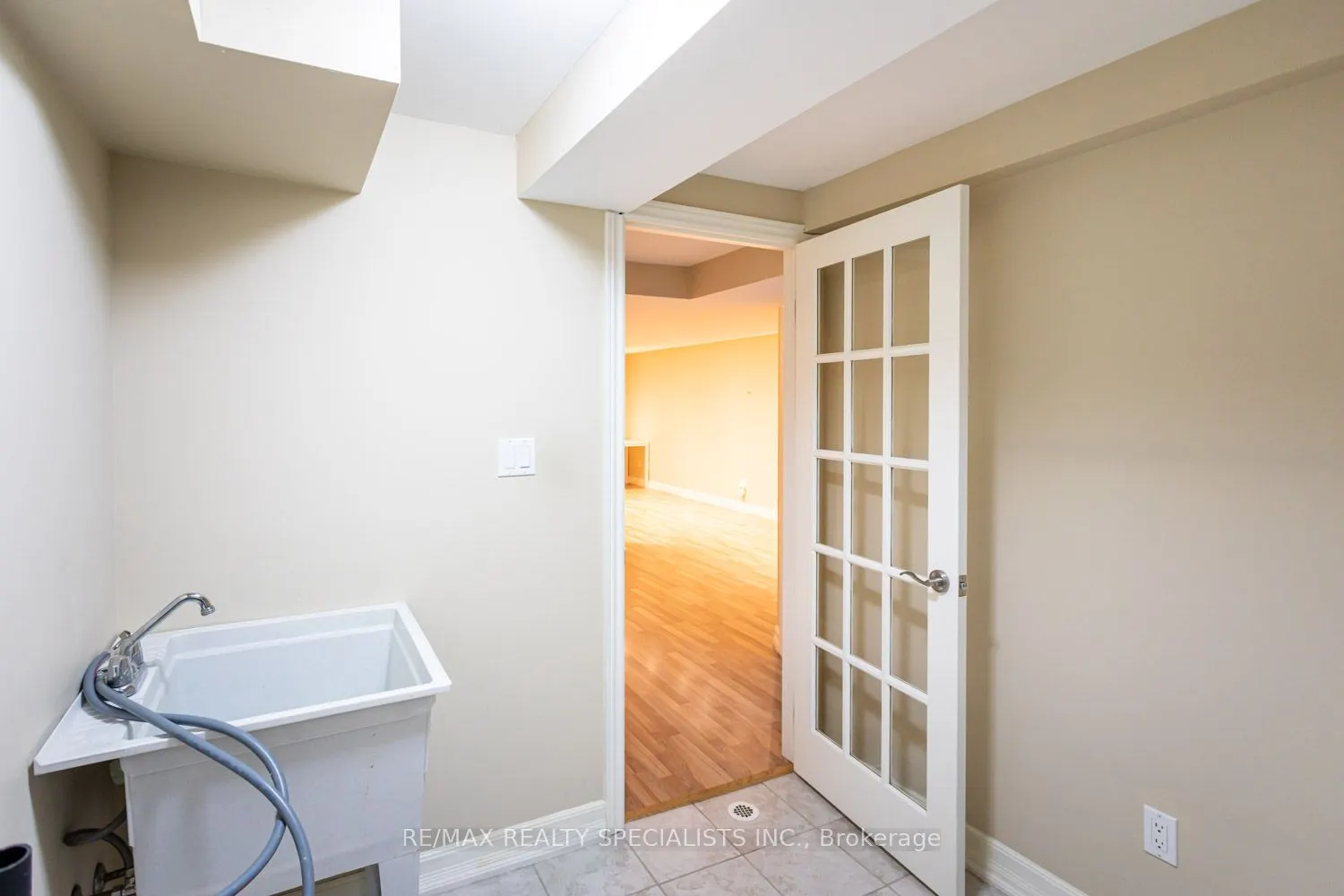 5230 Glen Erin Drive, #102