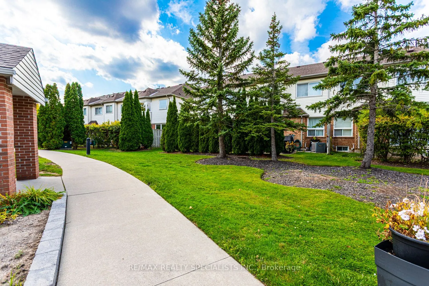 5230 Glen Erin Drive, #102