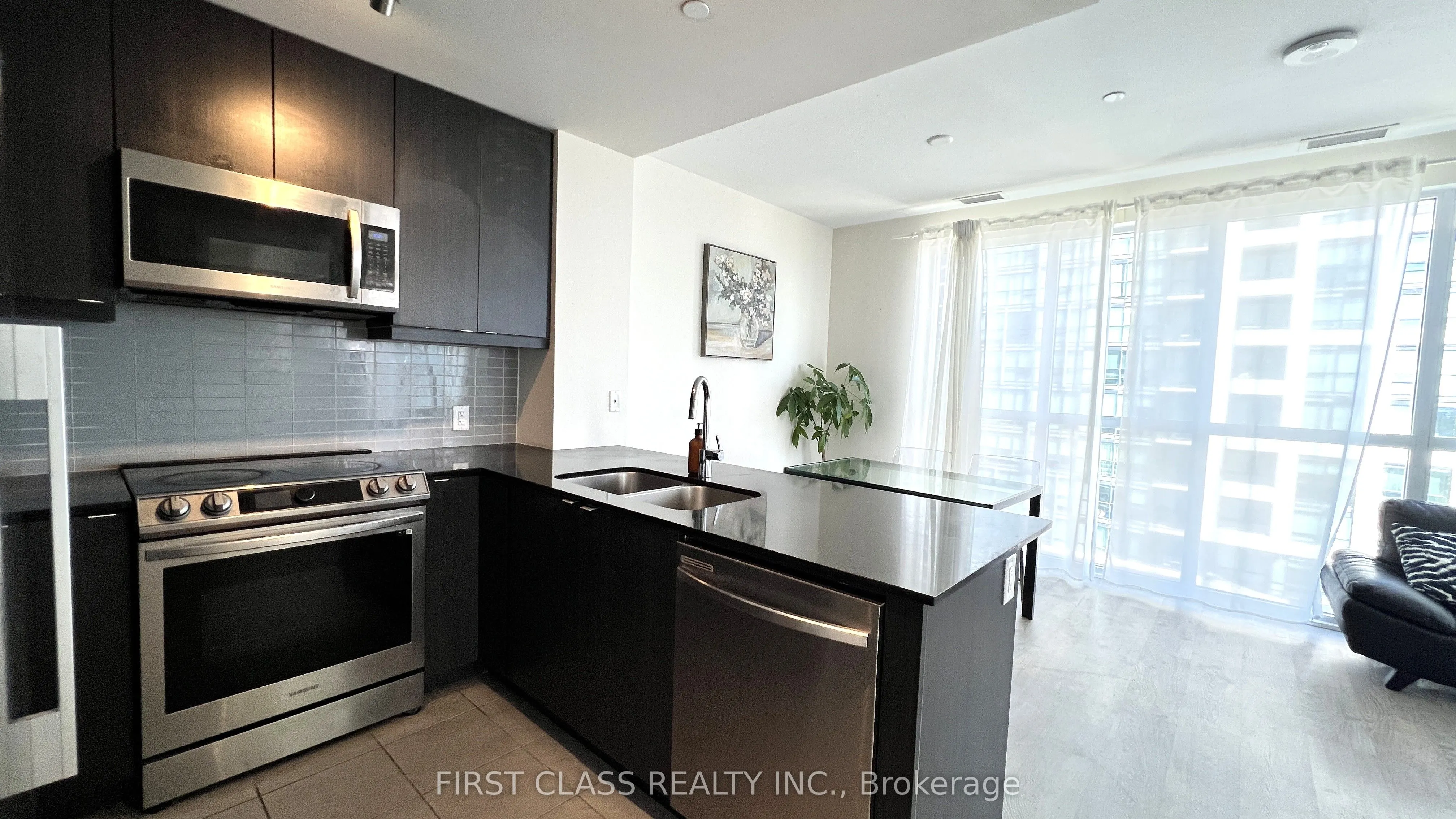 50 Thomas Riley Road, #802