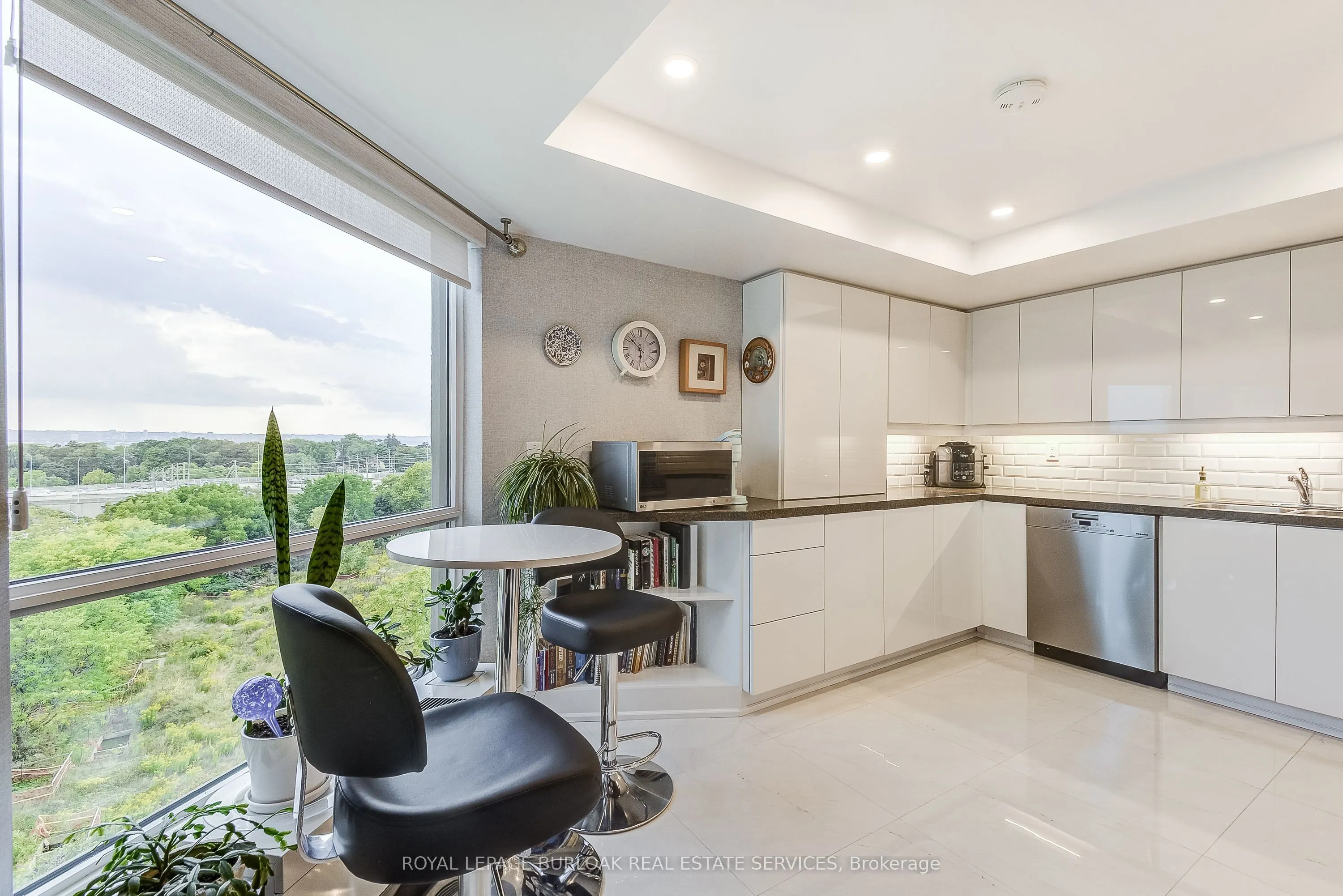 1201 North Shore Boulevard E, #809