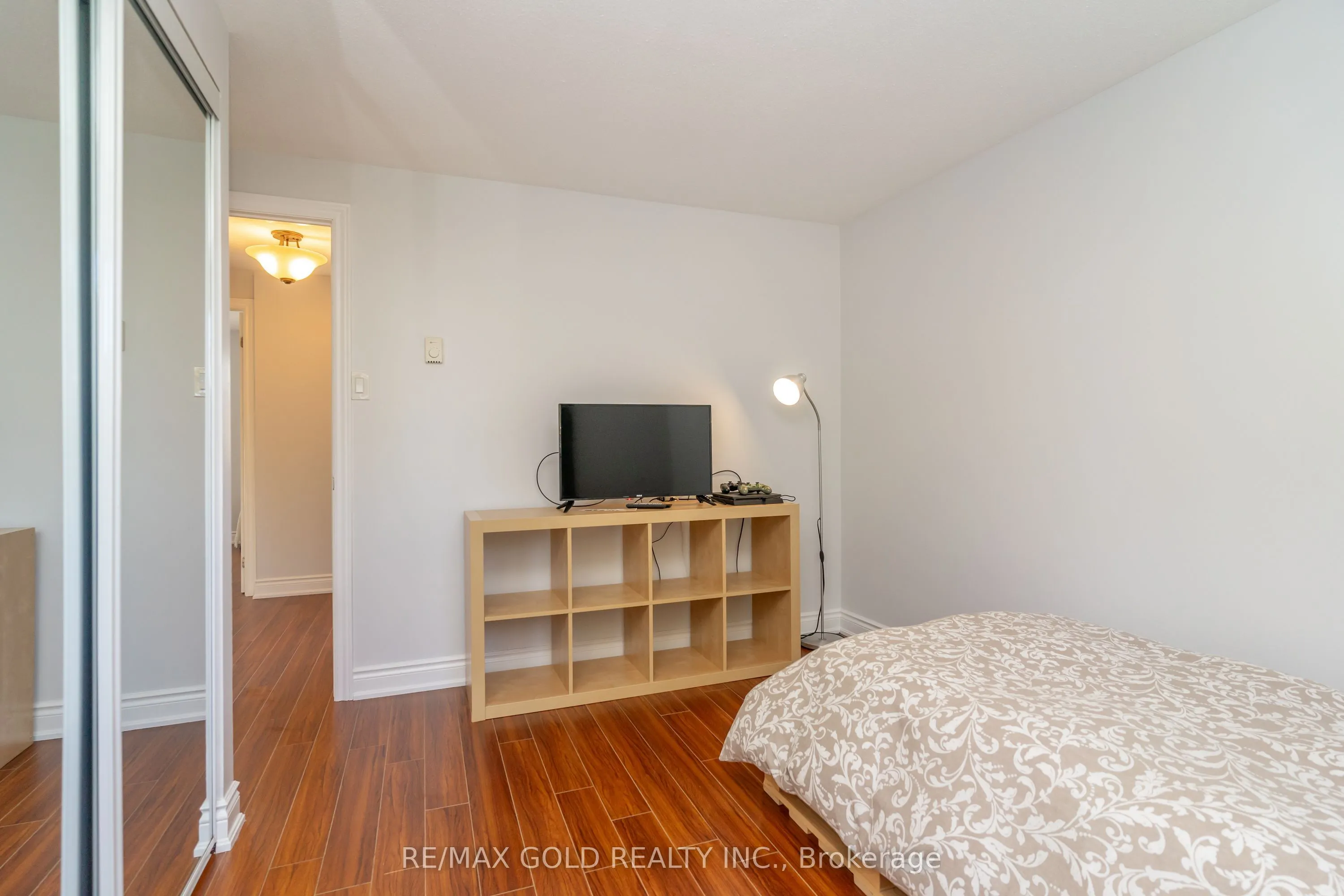 18 Juliette Square