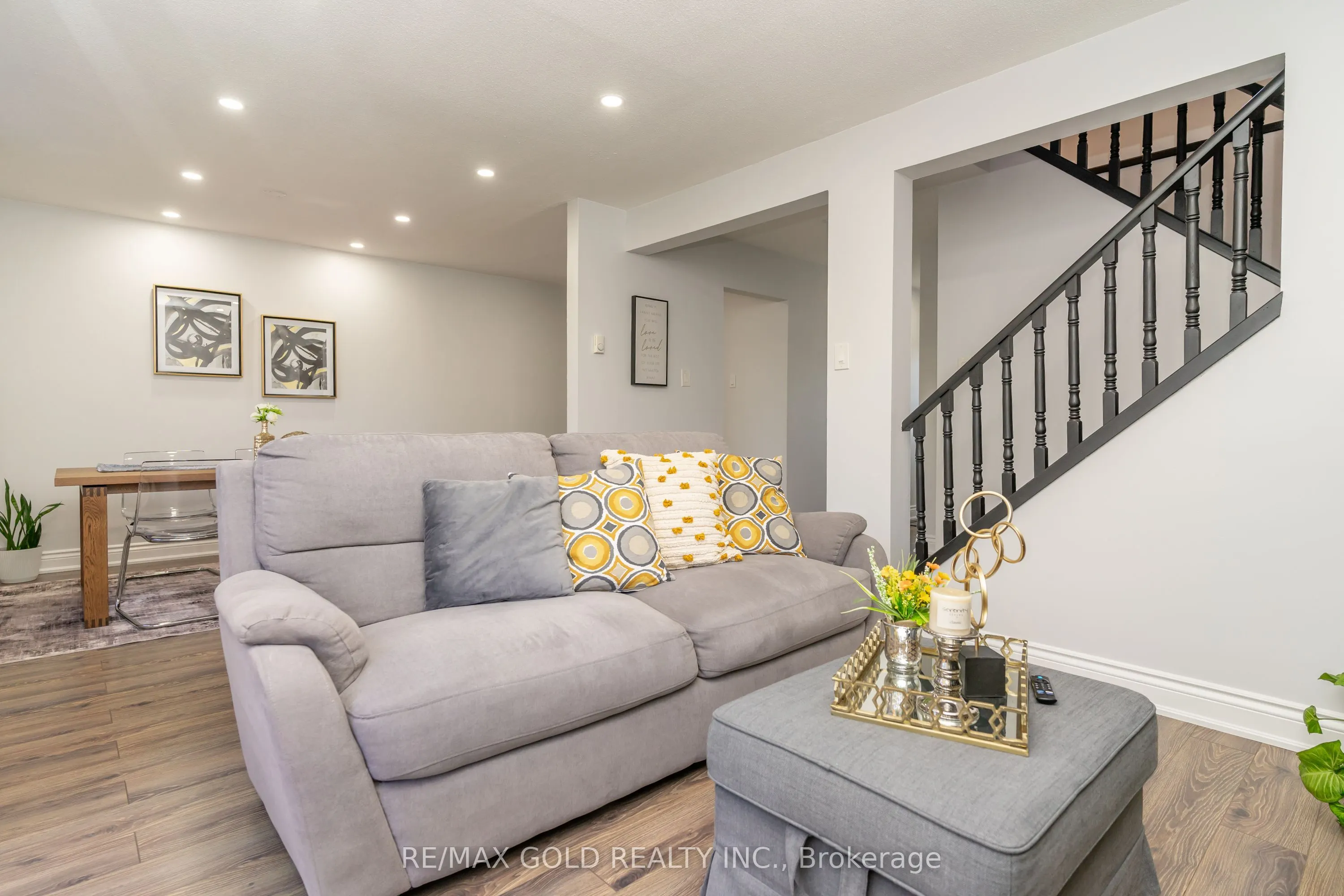 18 Juliette Square