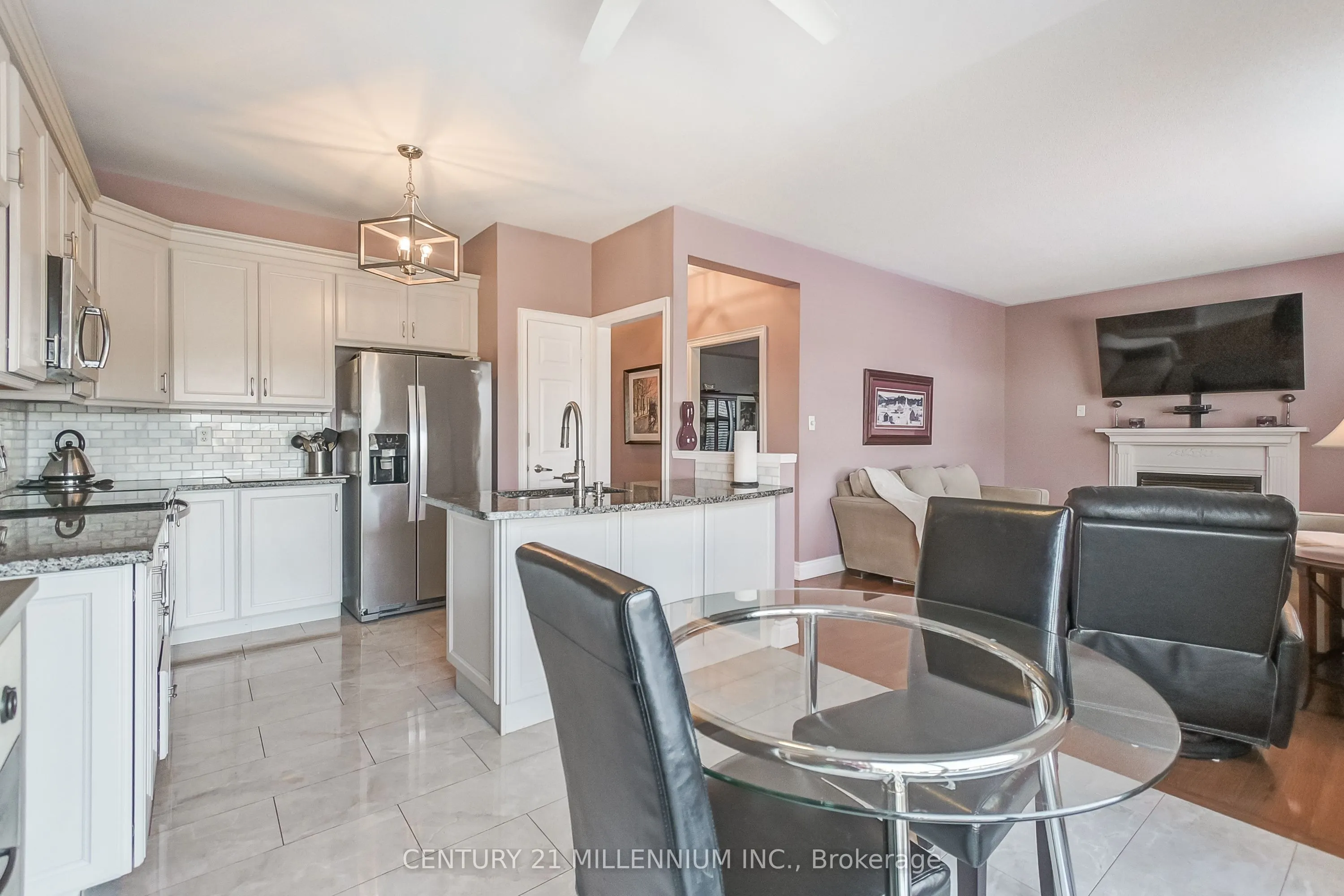 6 Collingwood Avenue