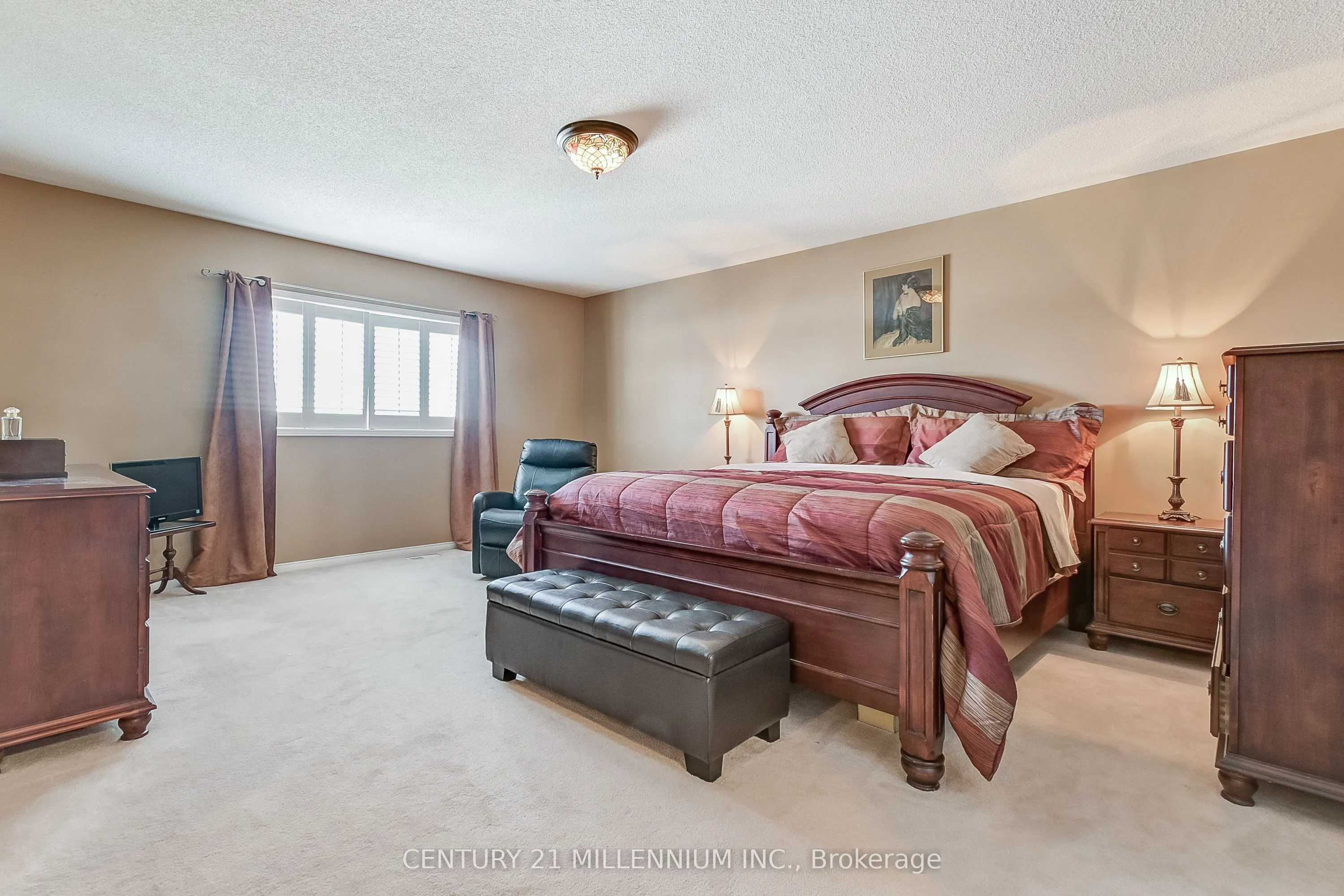 6 Collingwood Avenue