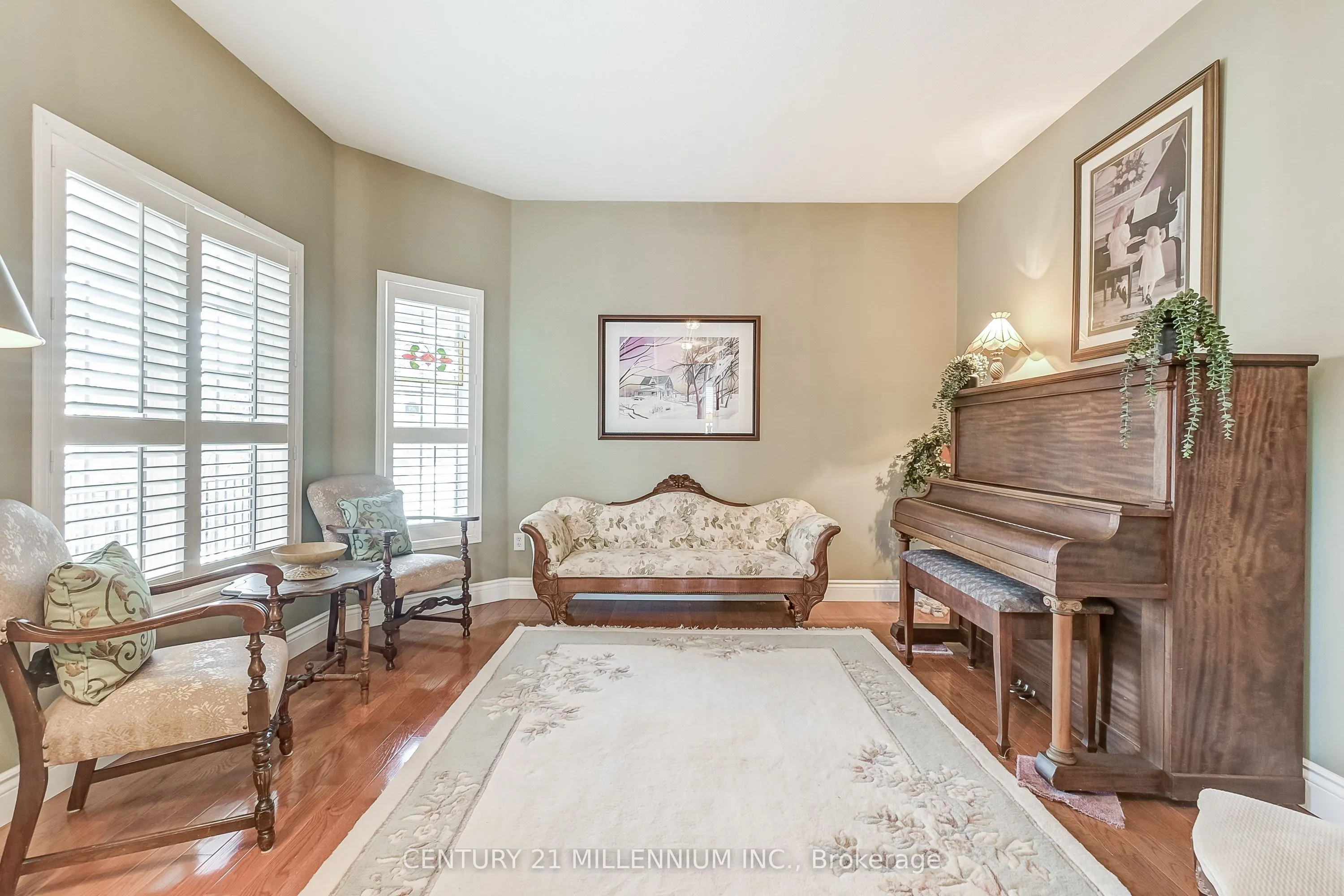6 Collingwood Avenue