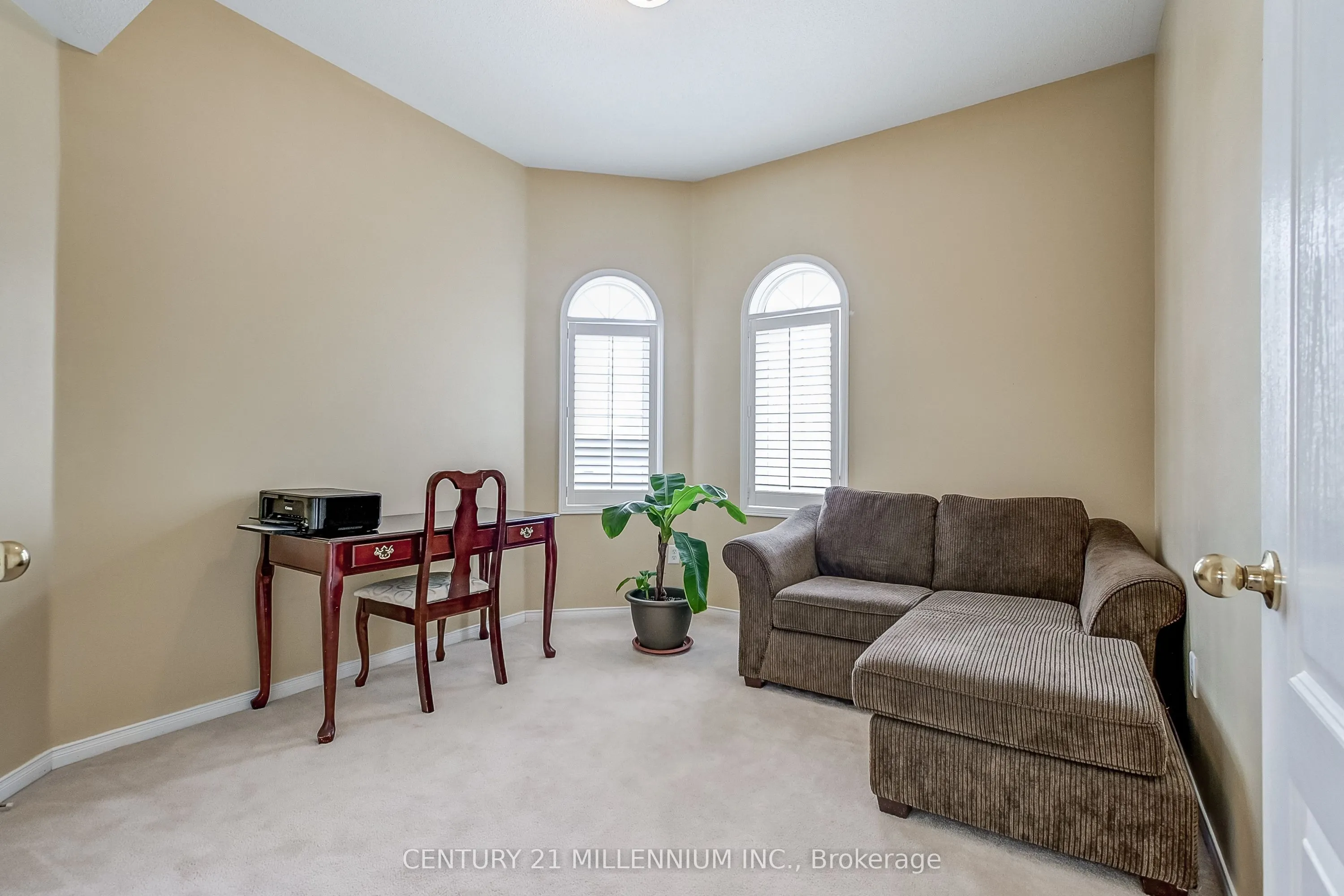 6 Collingwood Avenue