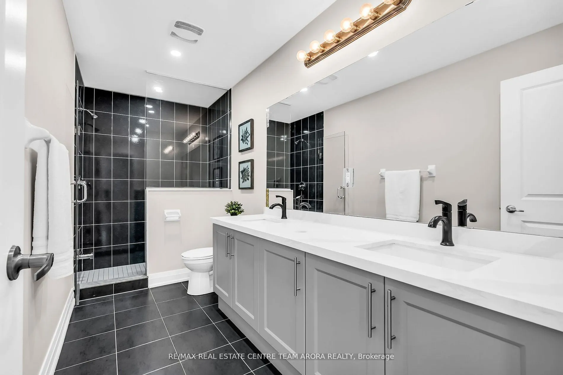 24 Dalbeattie Drive