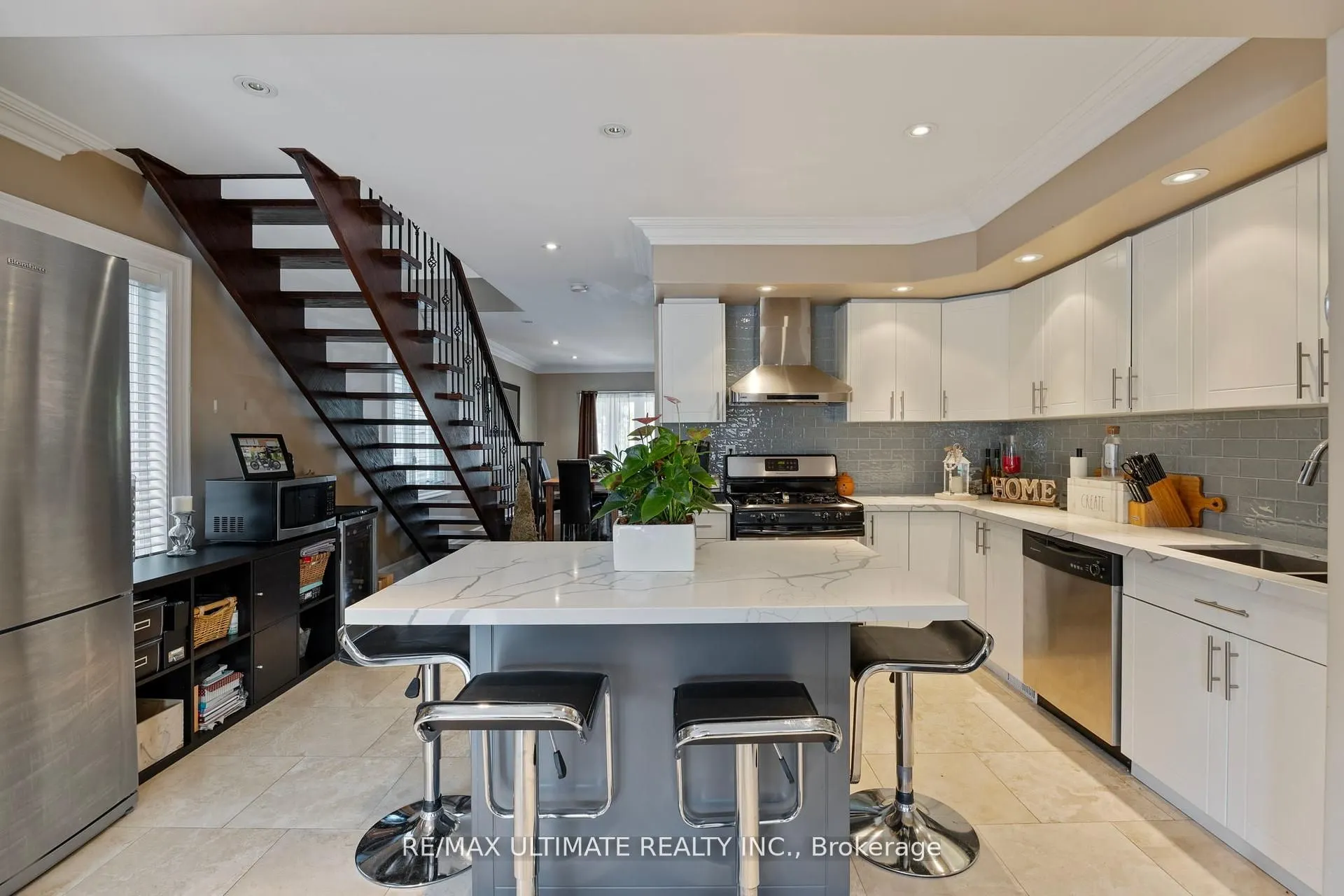 23 Seneca Avenue