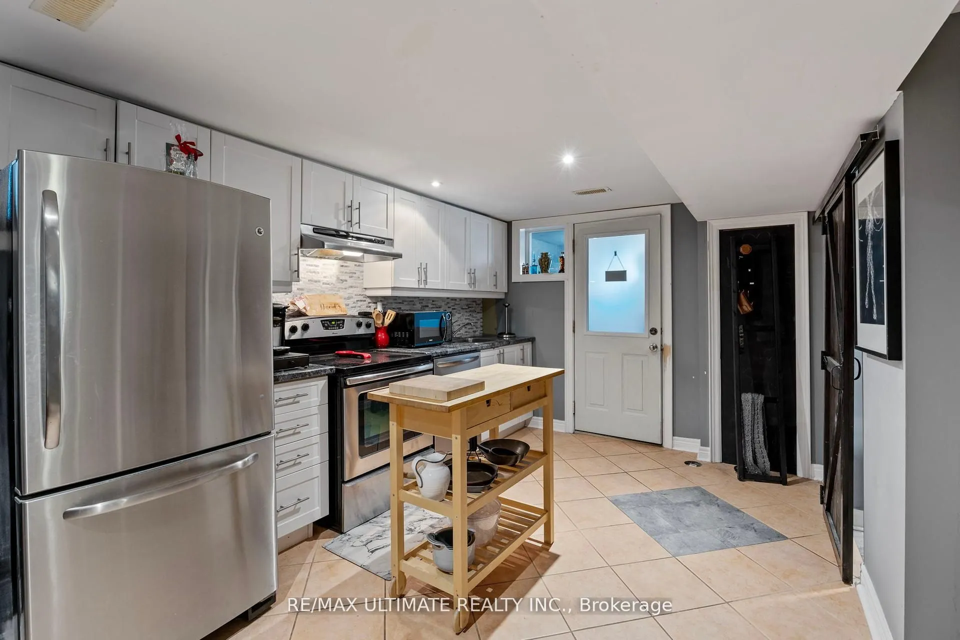 23 Seneca Avenue