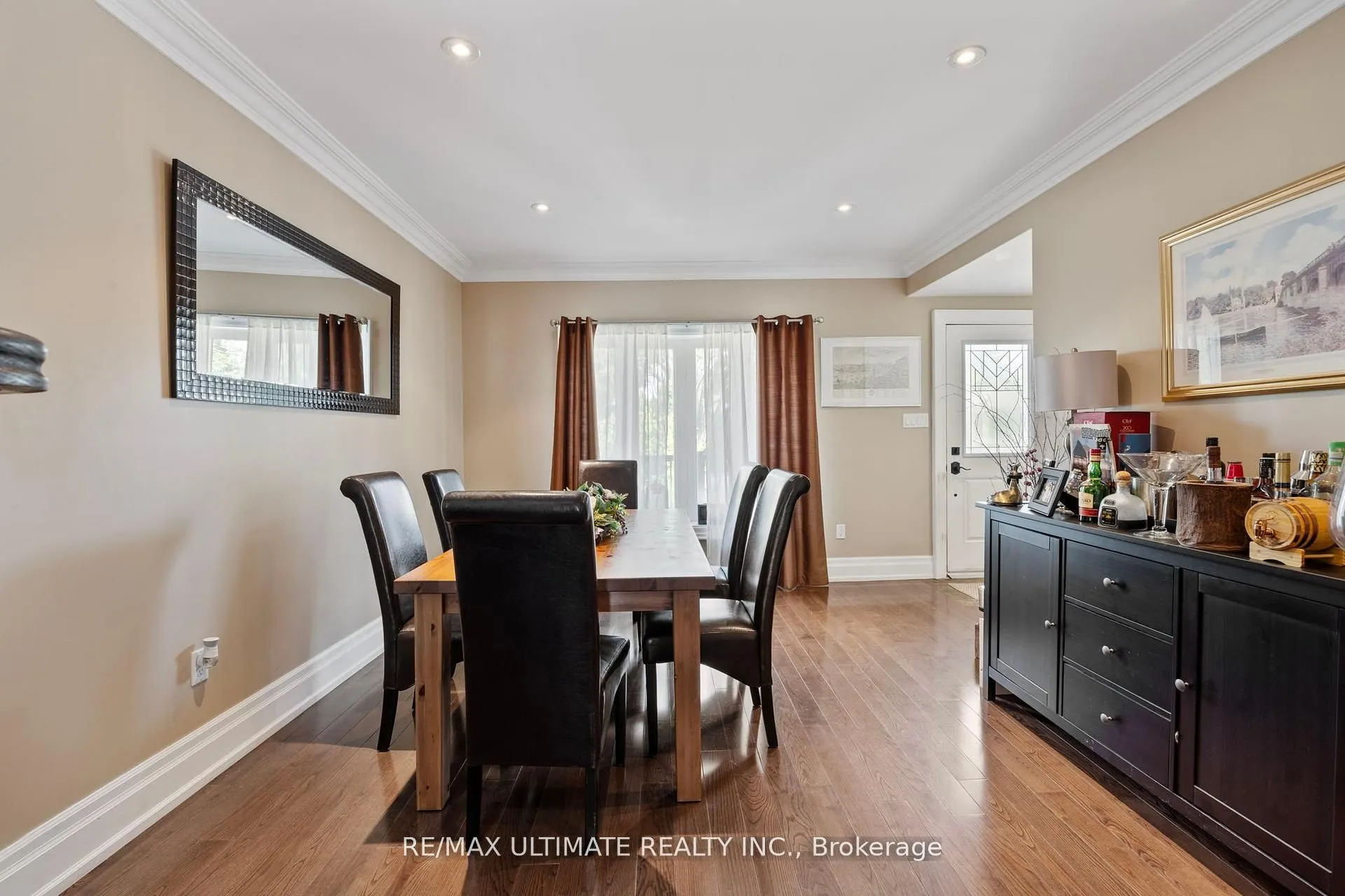 23 Seneca Avenue