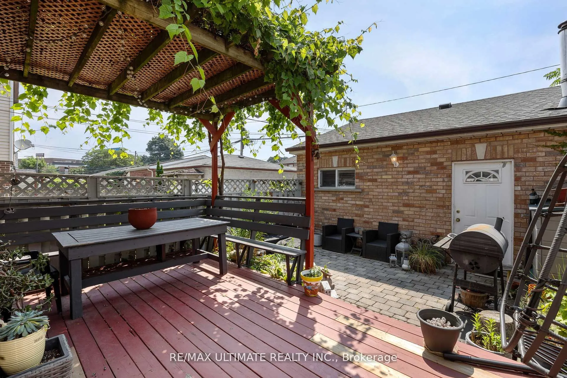 23 Seneca Avenue