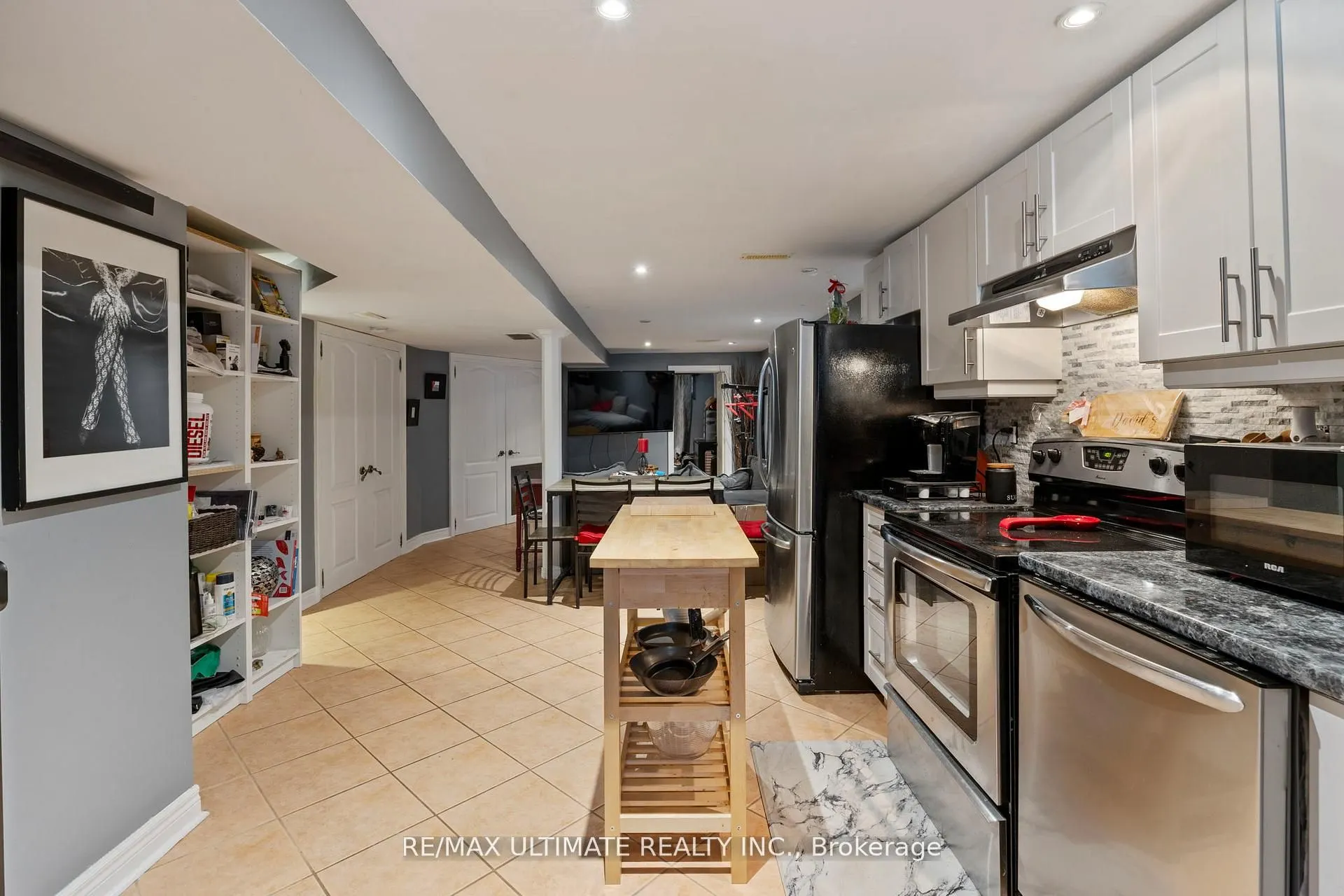 23 Seneca Avenue