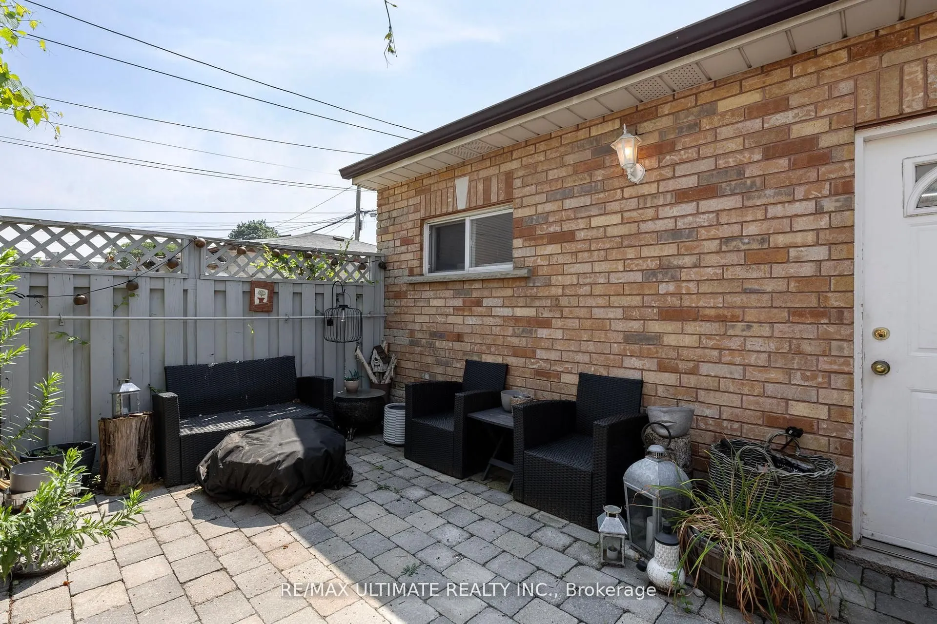 23 Seneca Avenue
