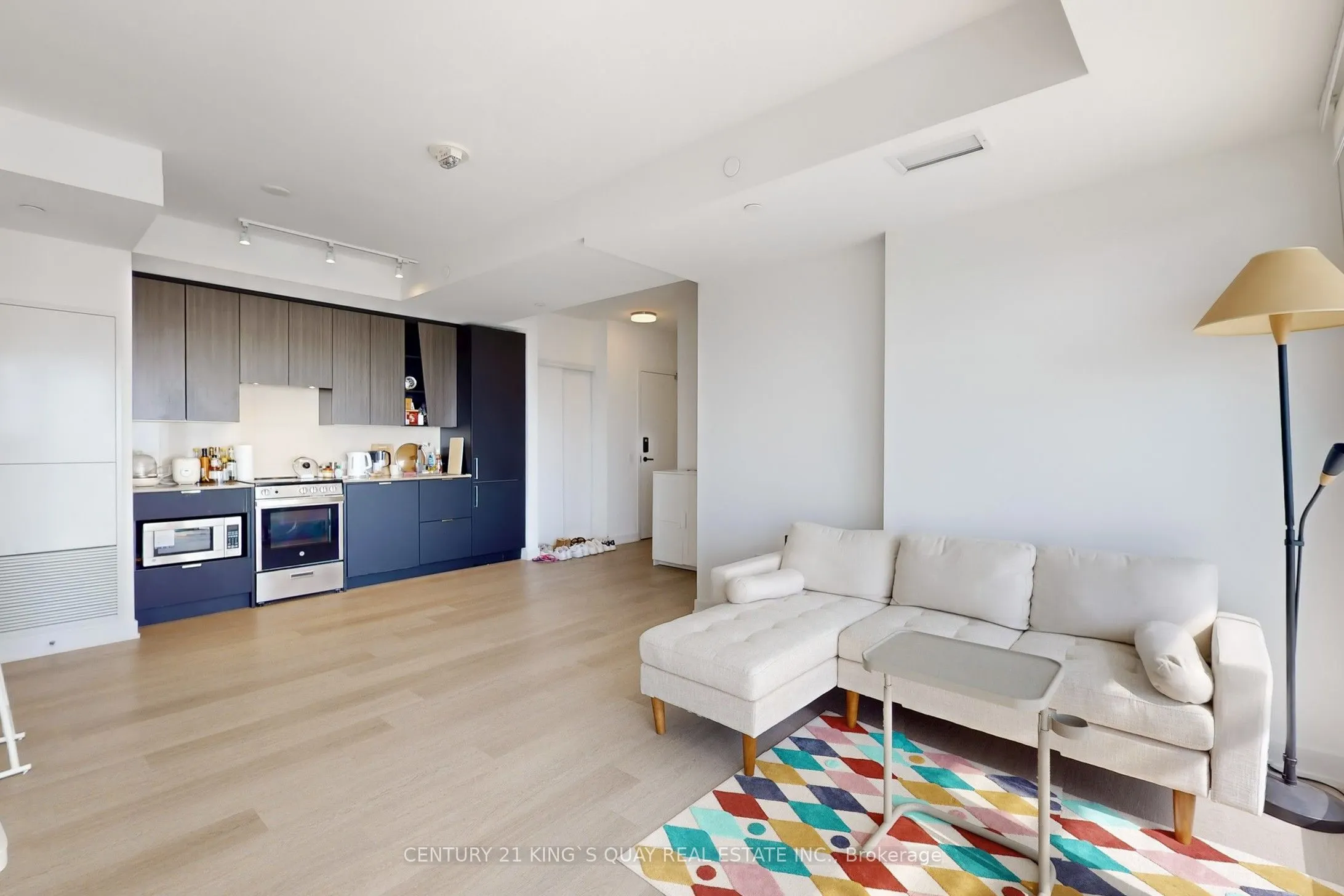 3883 Quartz Road, #806