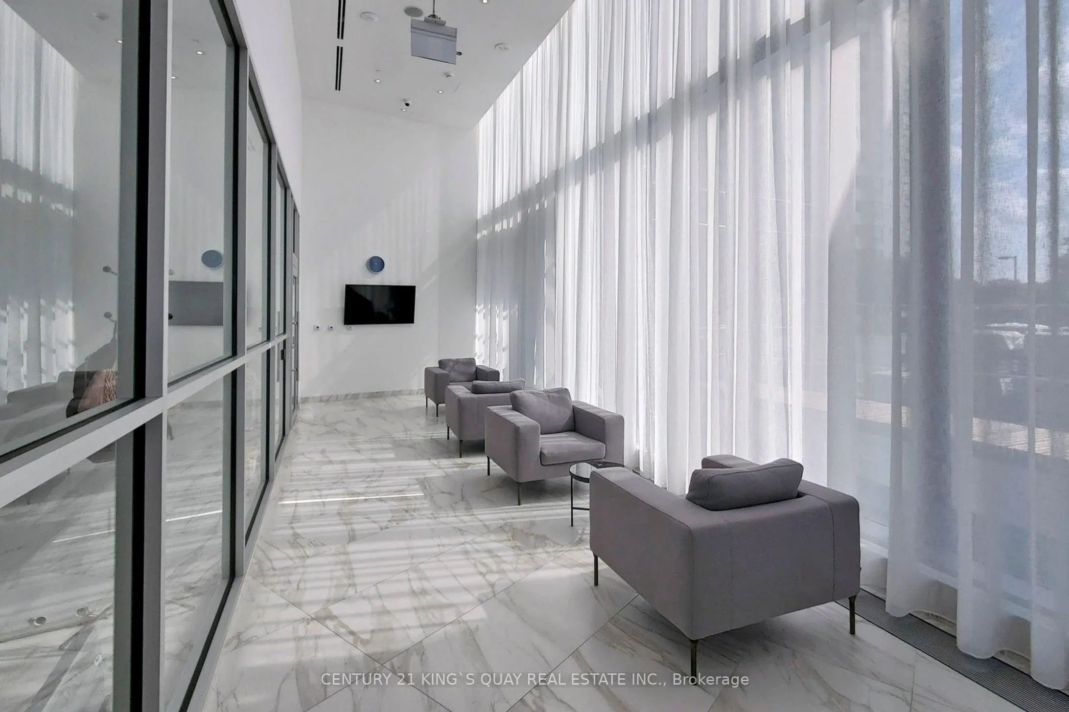 3883 Quartz Road, #806