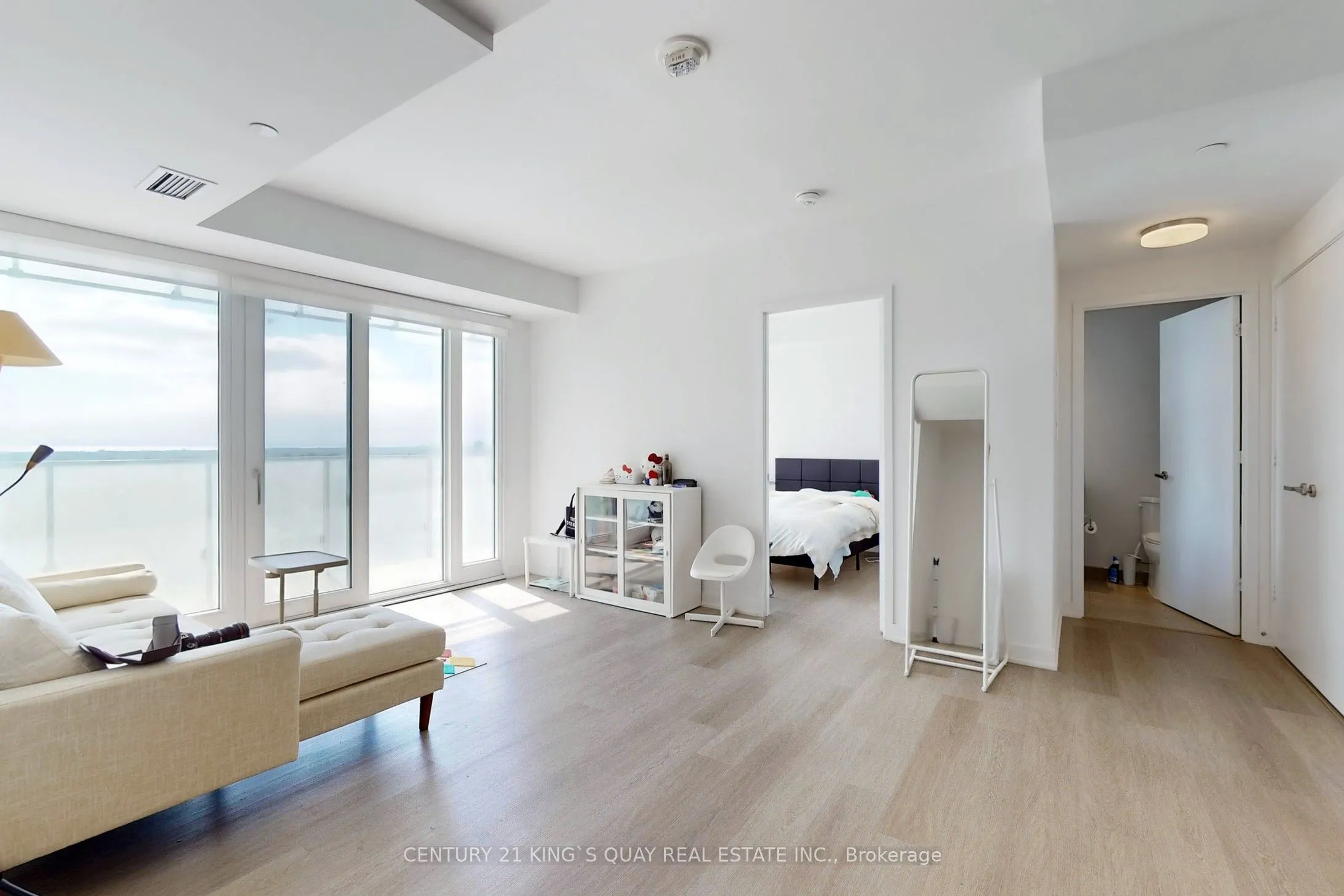 3883 Quartz Road, #806