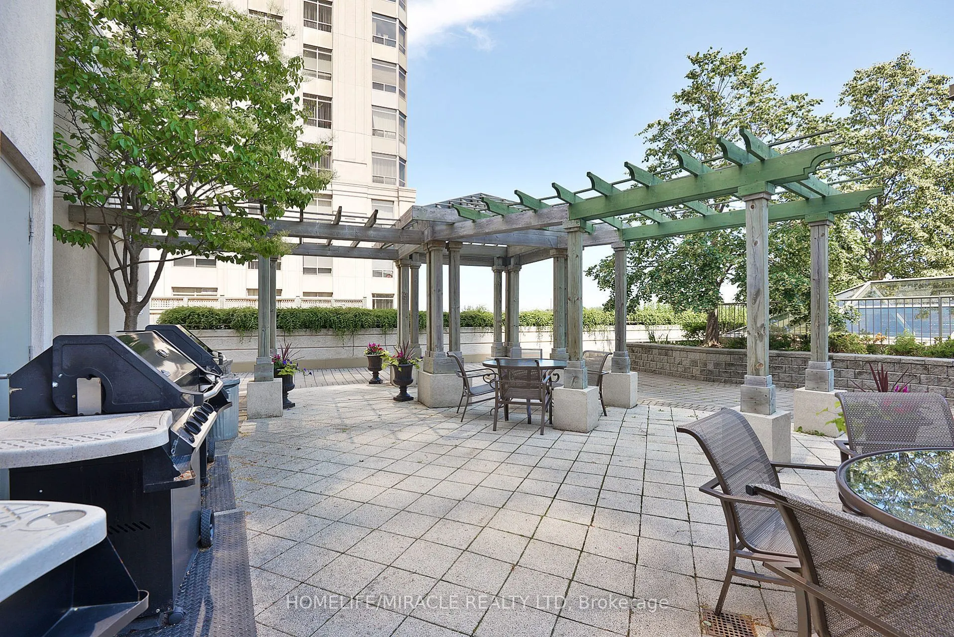 35 kingsbridge Garden Circle, #803