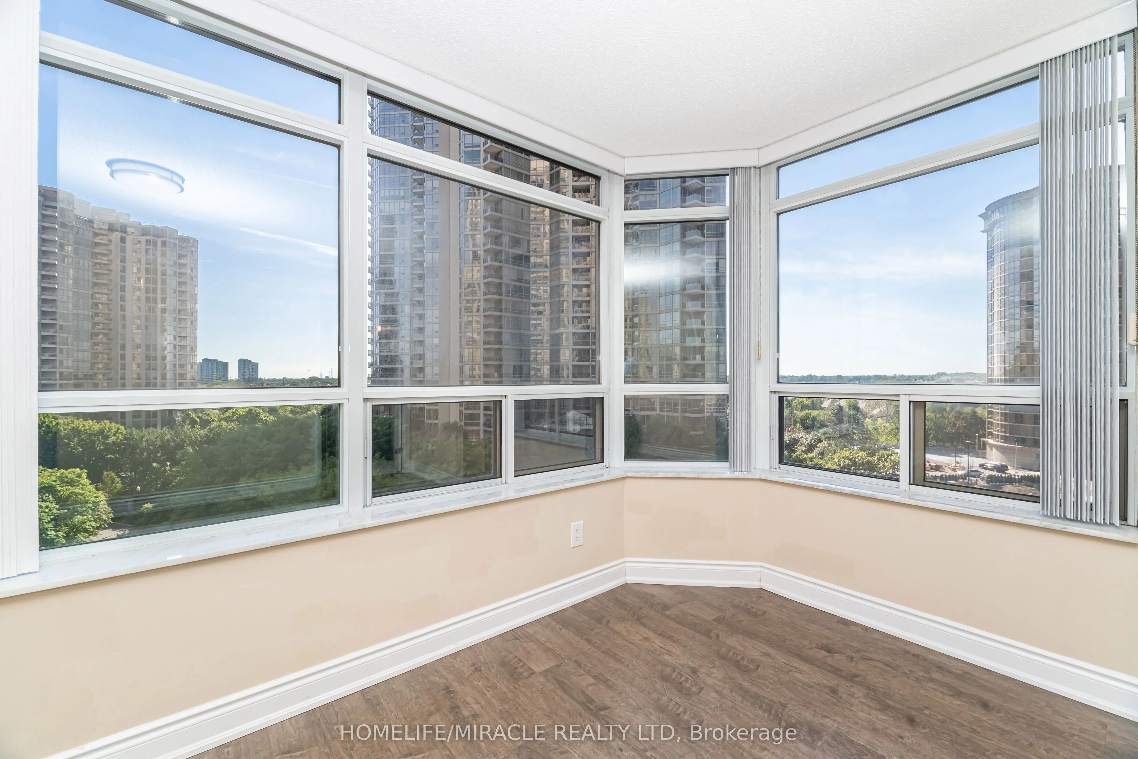 35 kingsbridge Garden Circle, #803