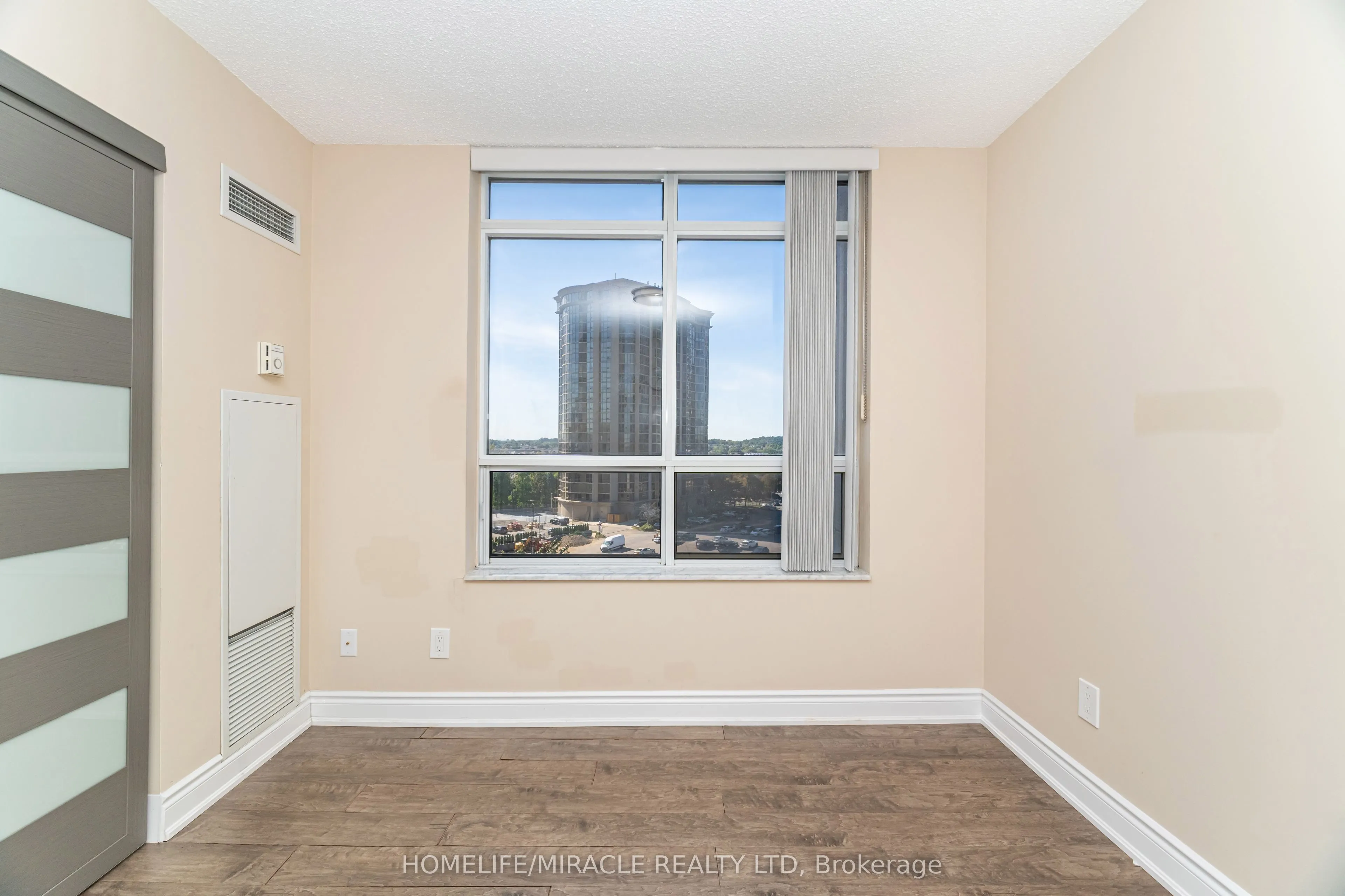 35 kingsbridge Garden Circle, #803