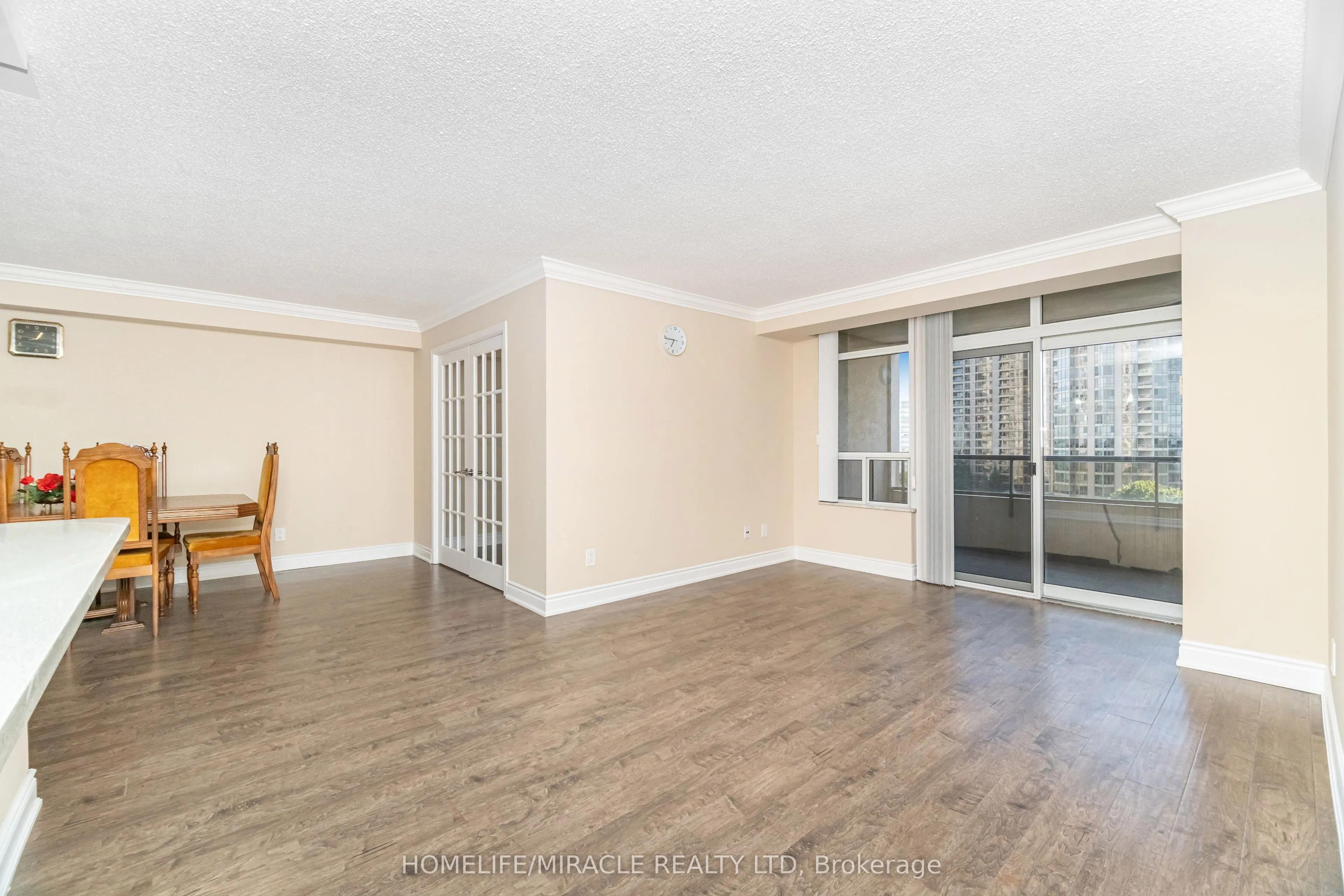 35 kingsbridge Garden Circle, #803
