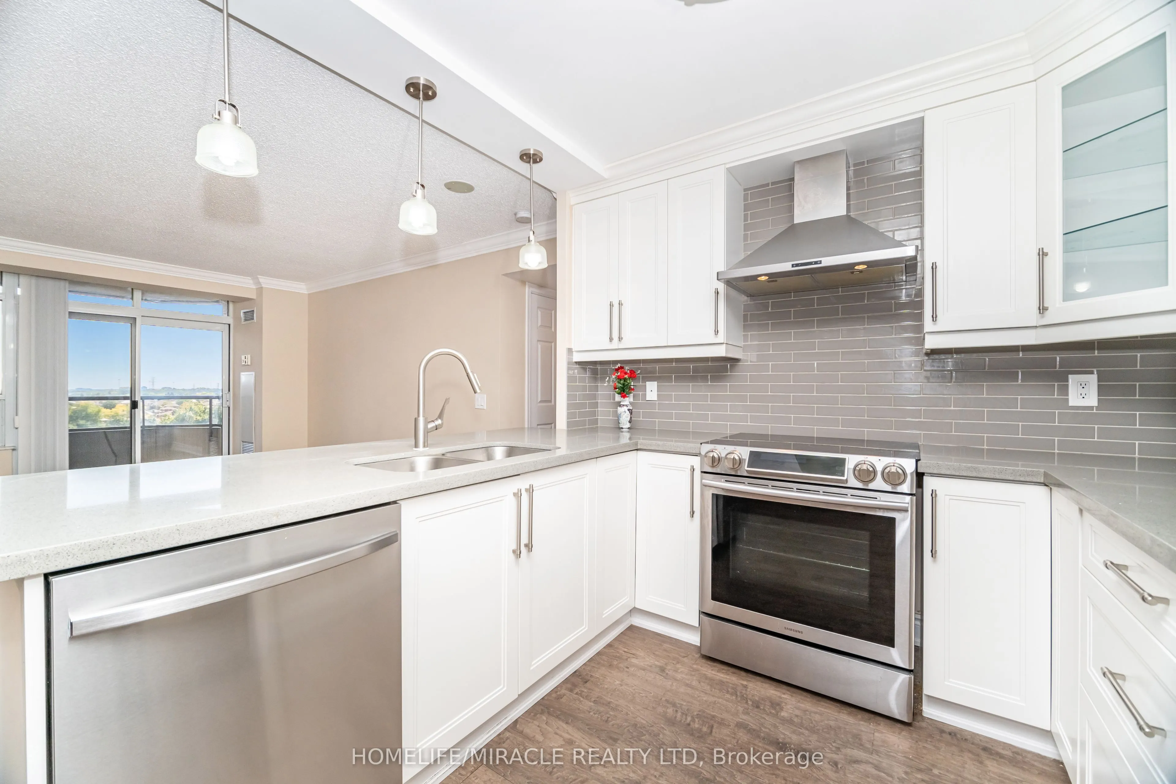 35 kingsbridge Garden Circle, #803