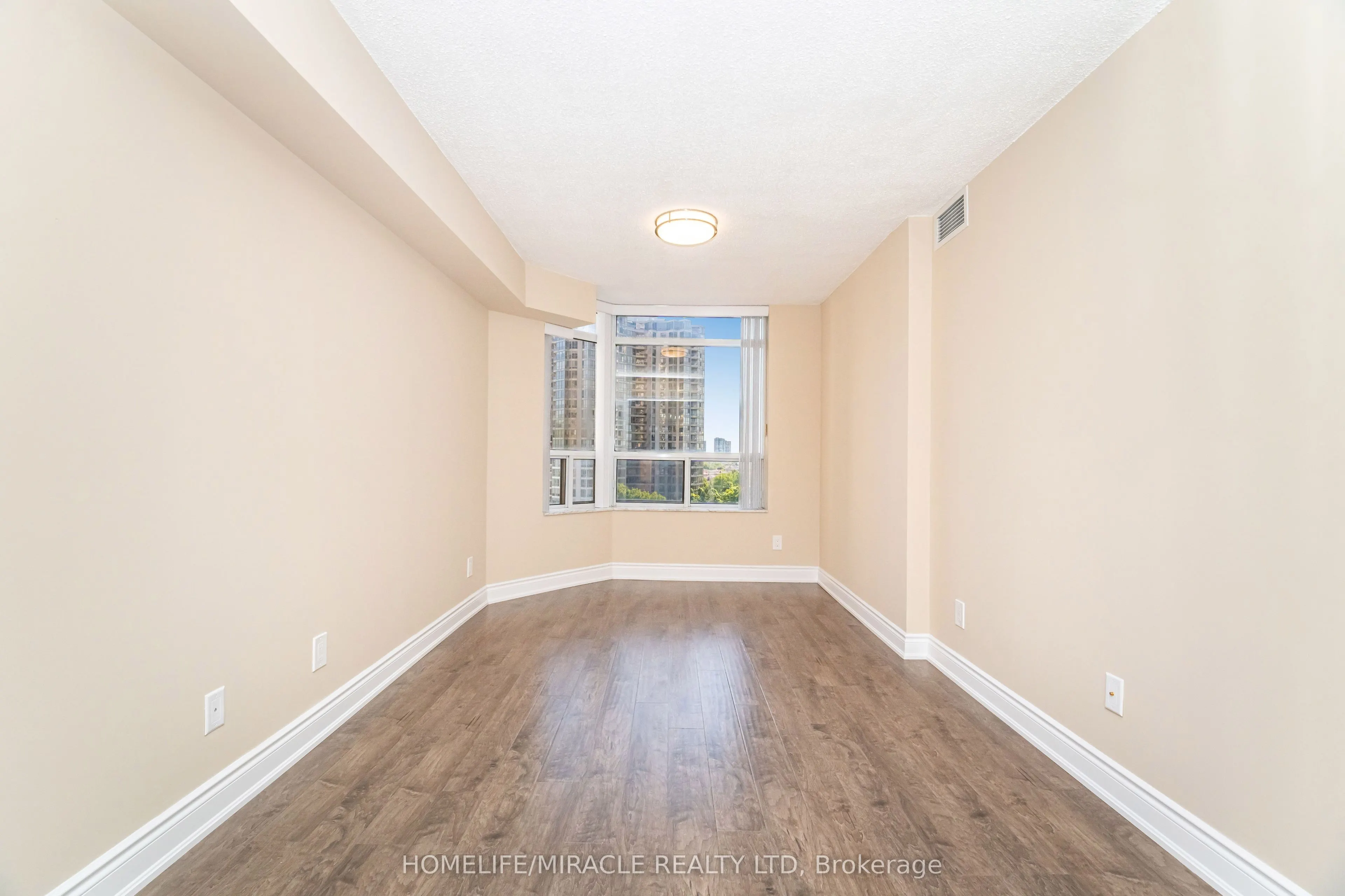 35 kingsbridge Garden Circle, #803