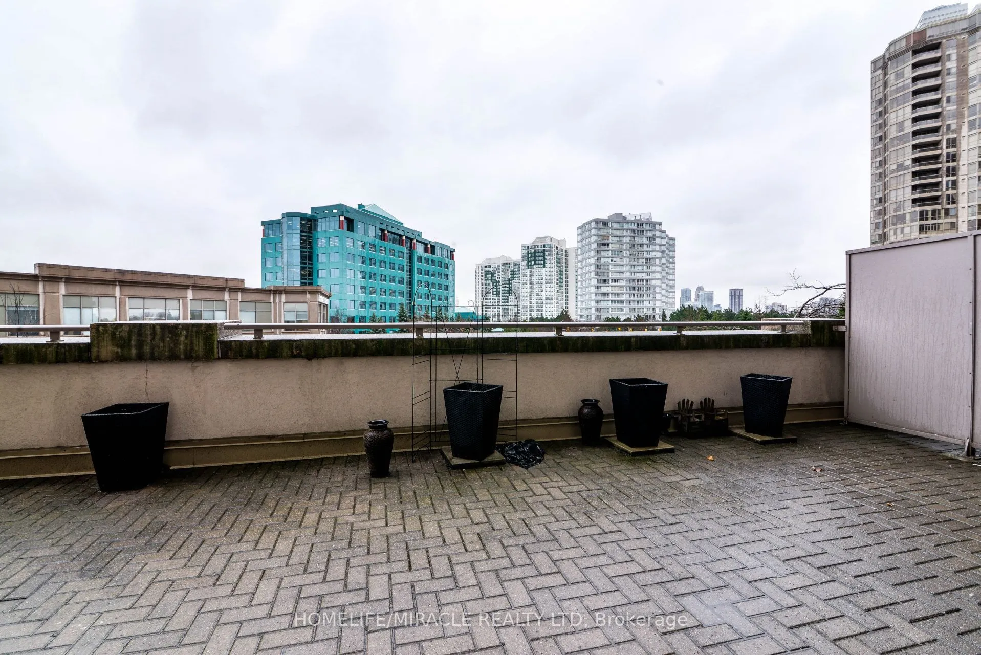 35 kingsbridge Garden Circle, #803