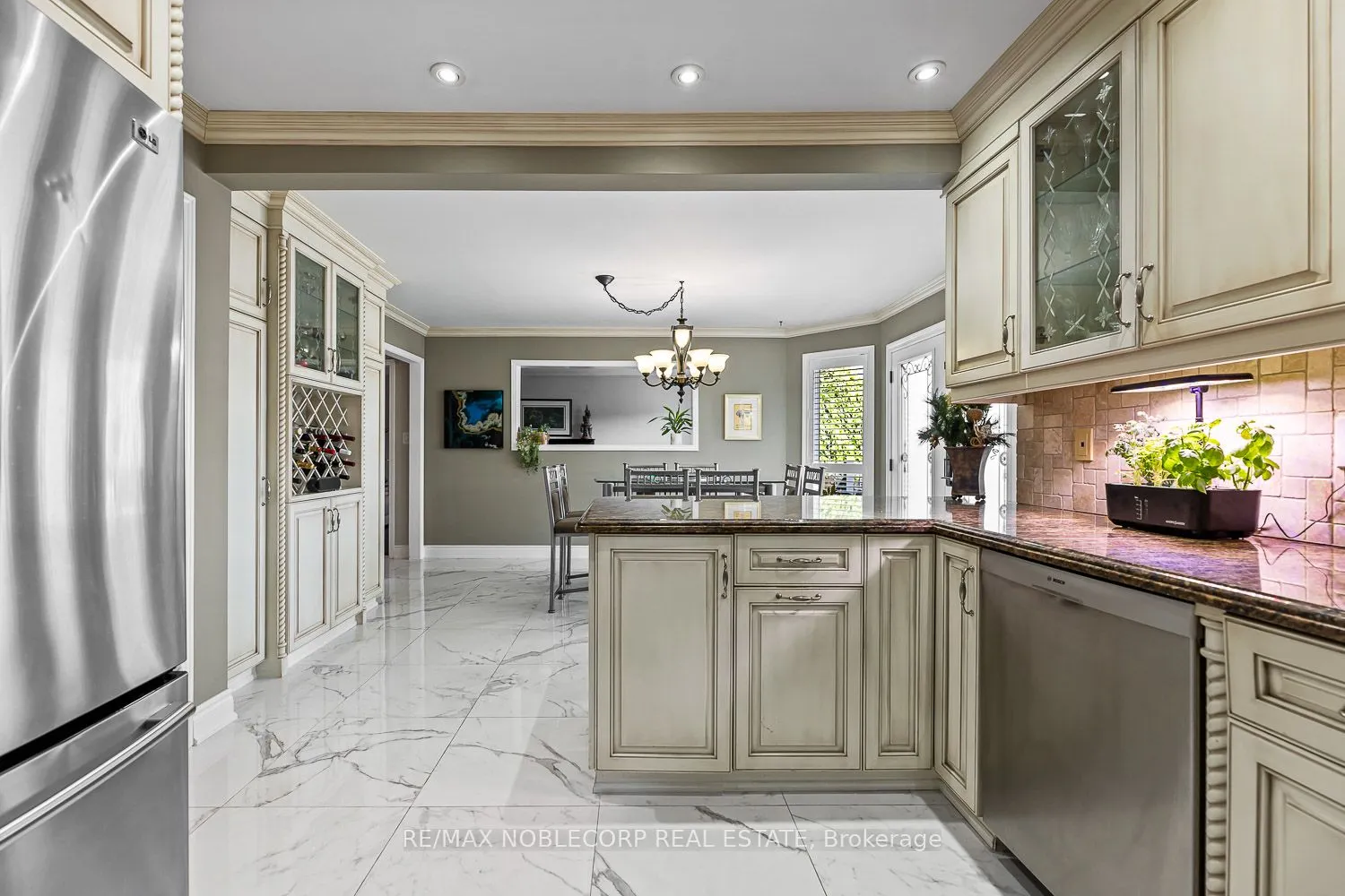 24 Egan Crescent