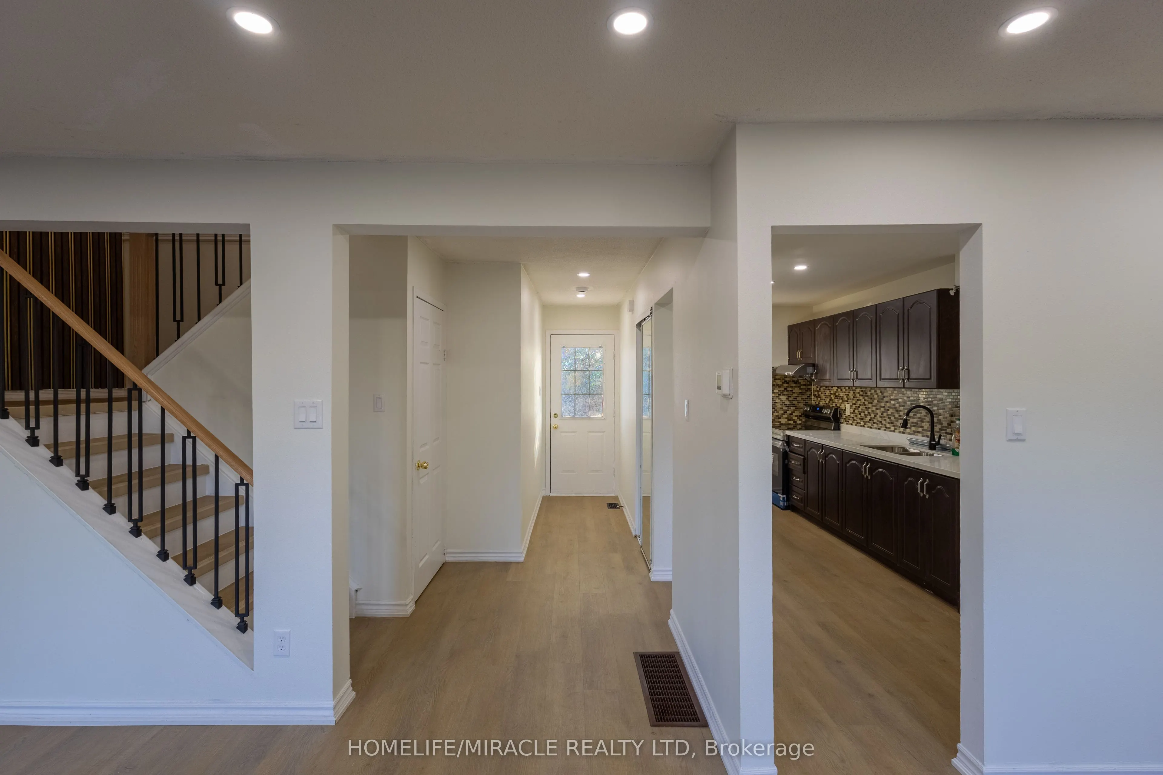 8 Grand Valley Drive