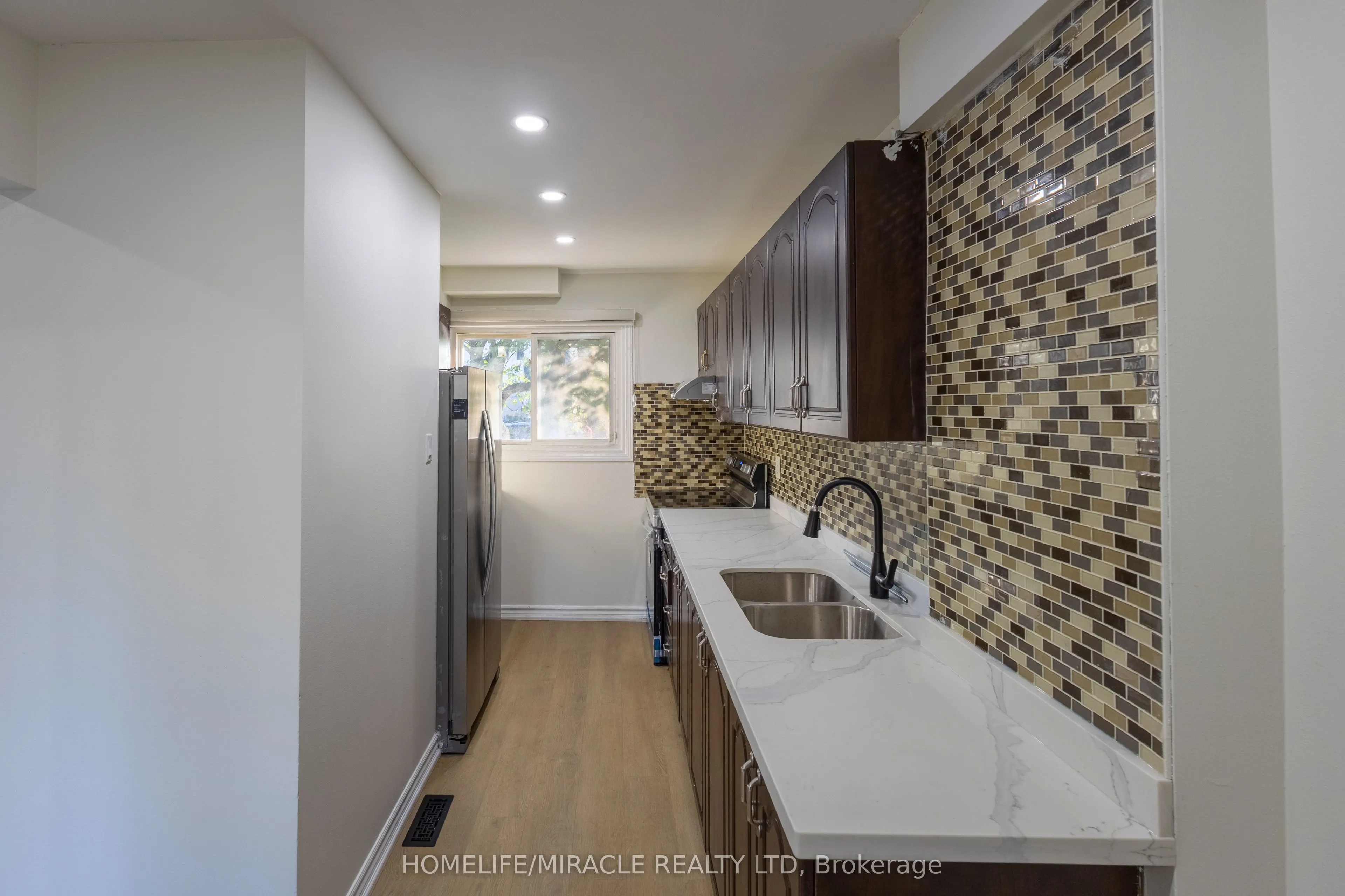 8 Grand Valley Drive