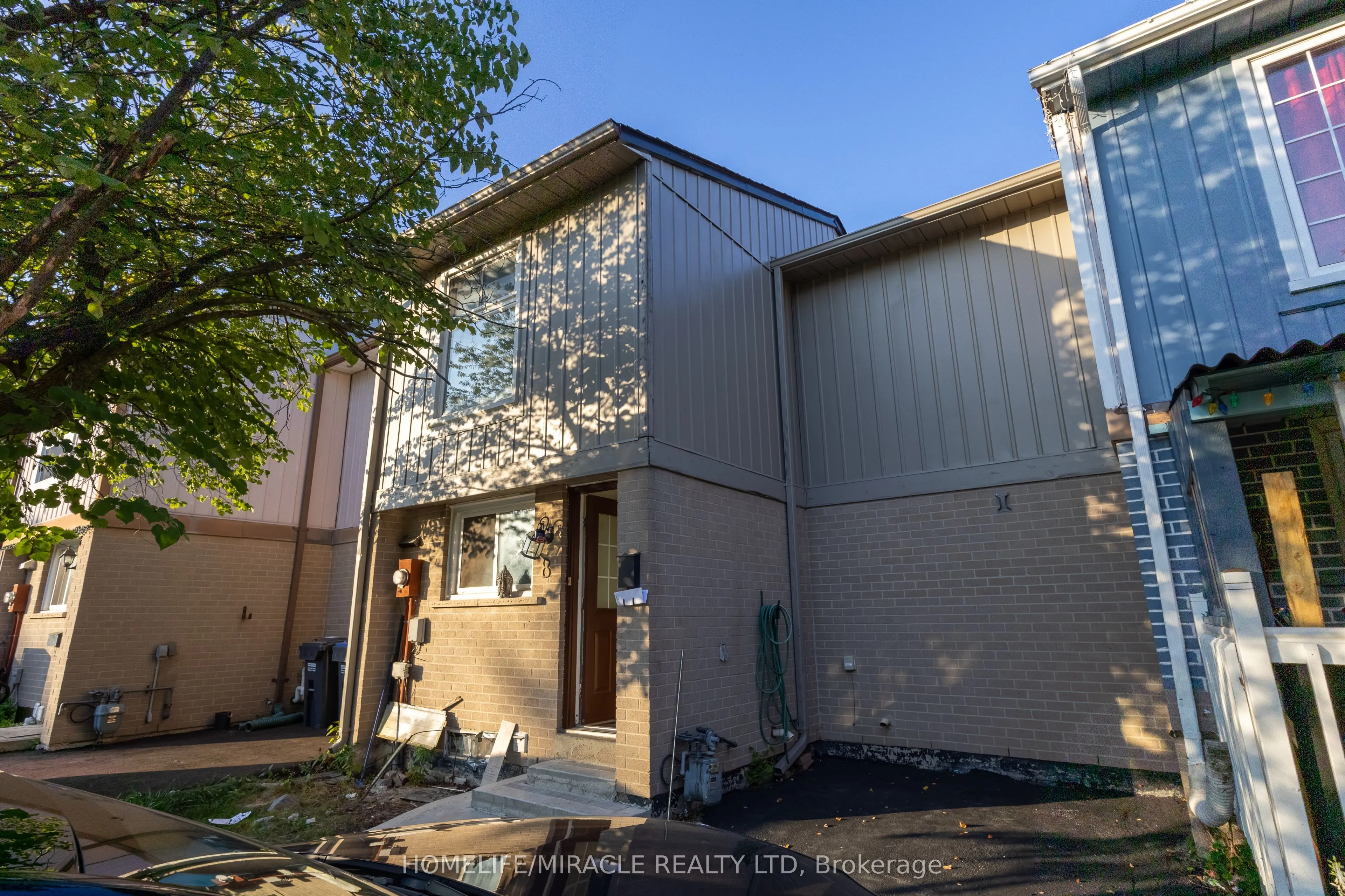 8 Grand Valley Drive