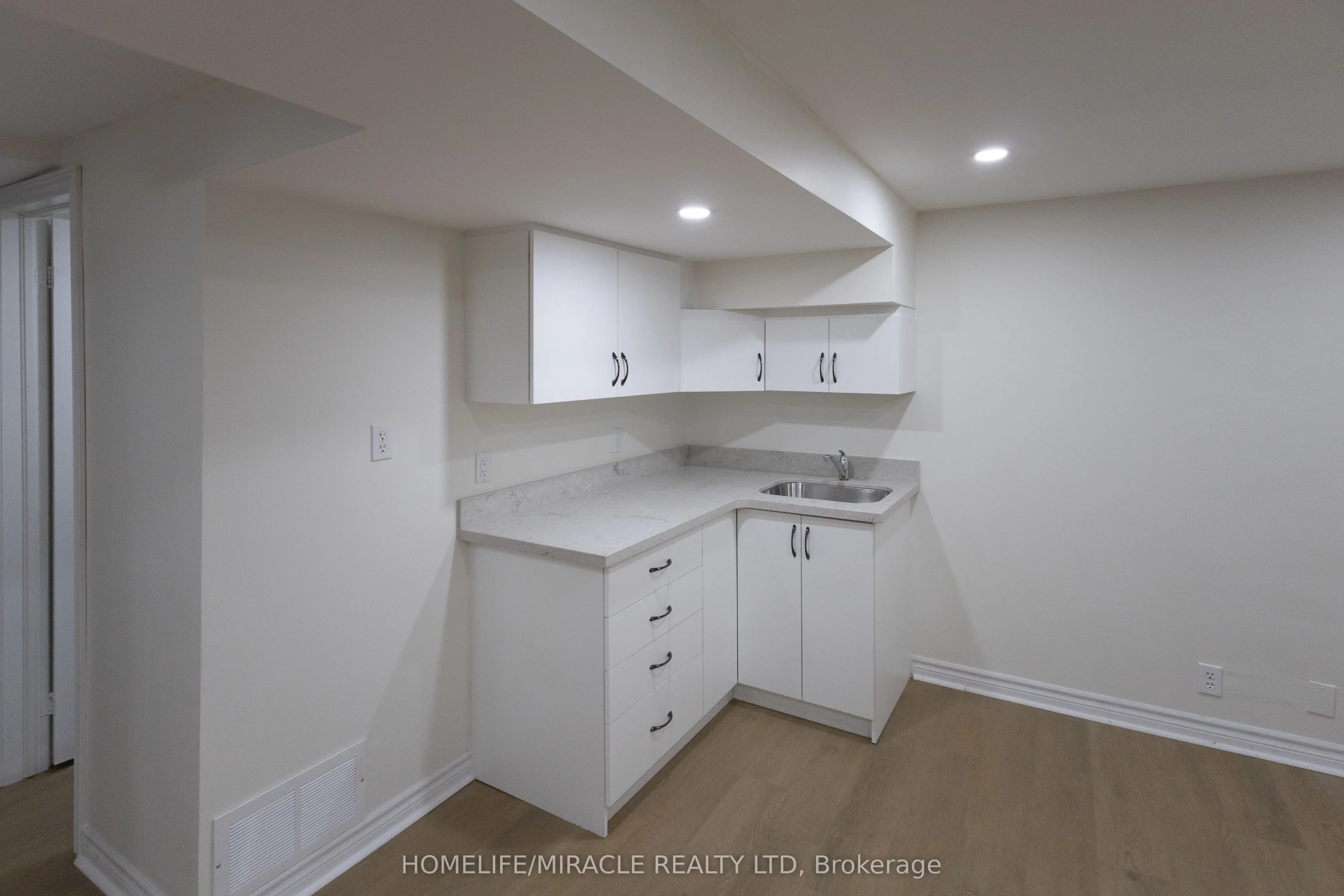 8 Grand Valley Drive