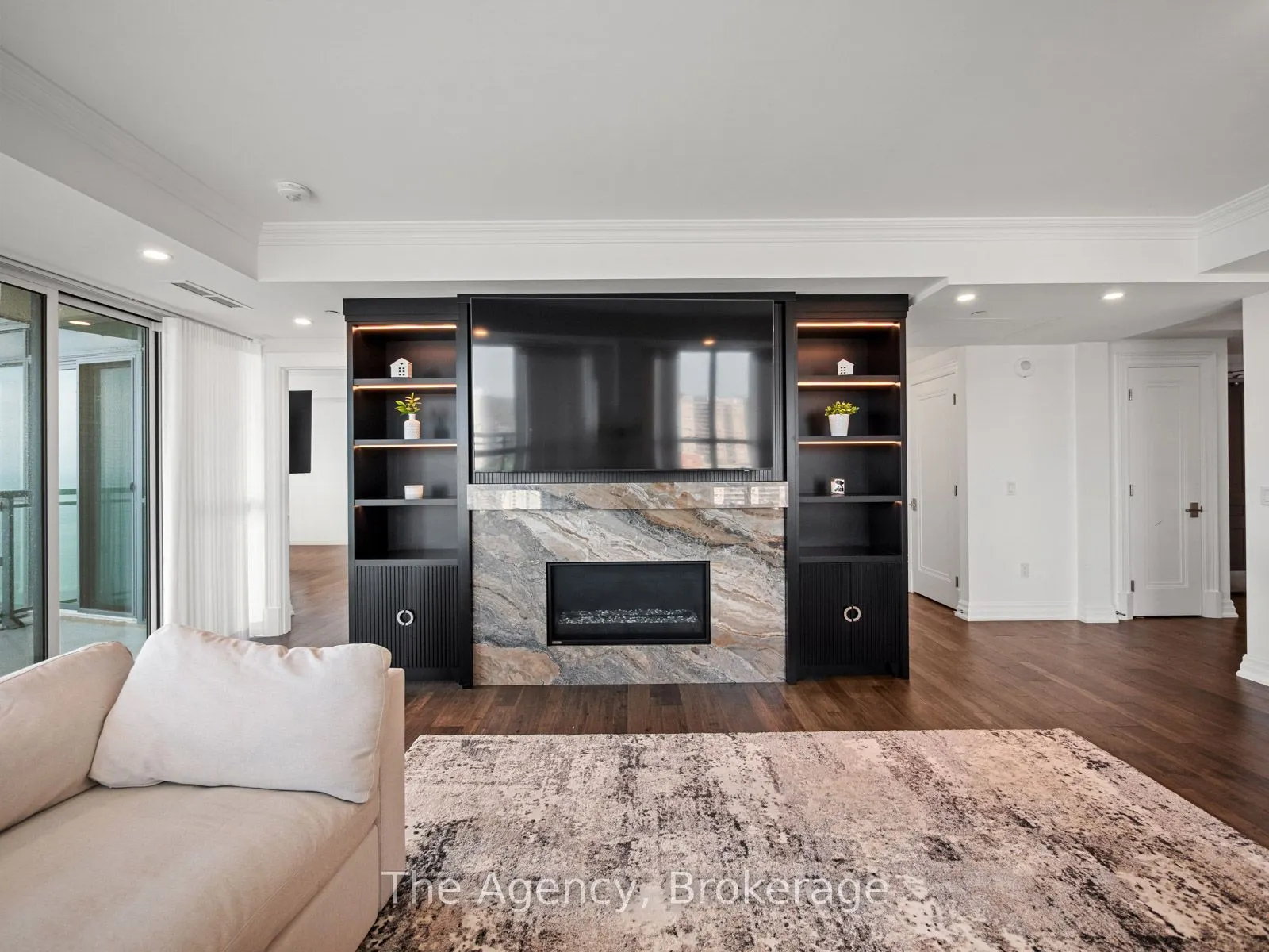 2060 LAKESHORE Road, #1504