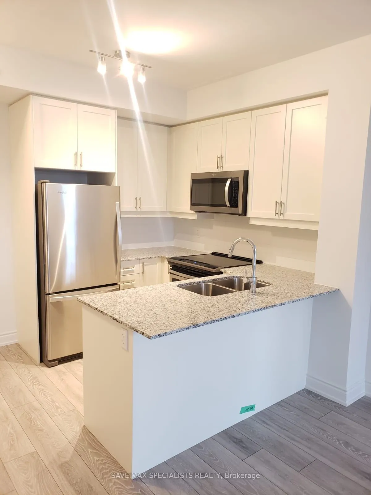 1050 Main Street, #401