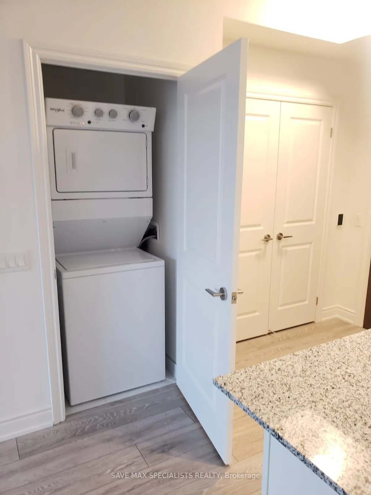 1050 Main Street, #401