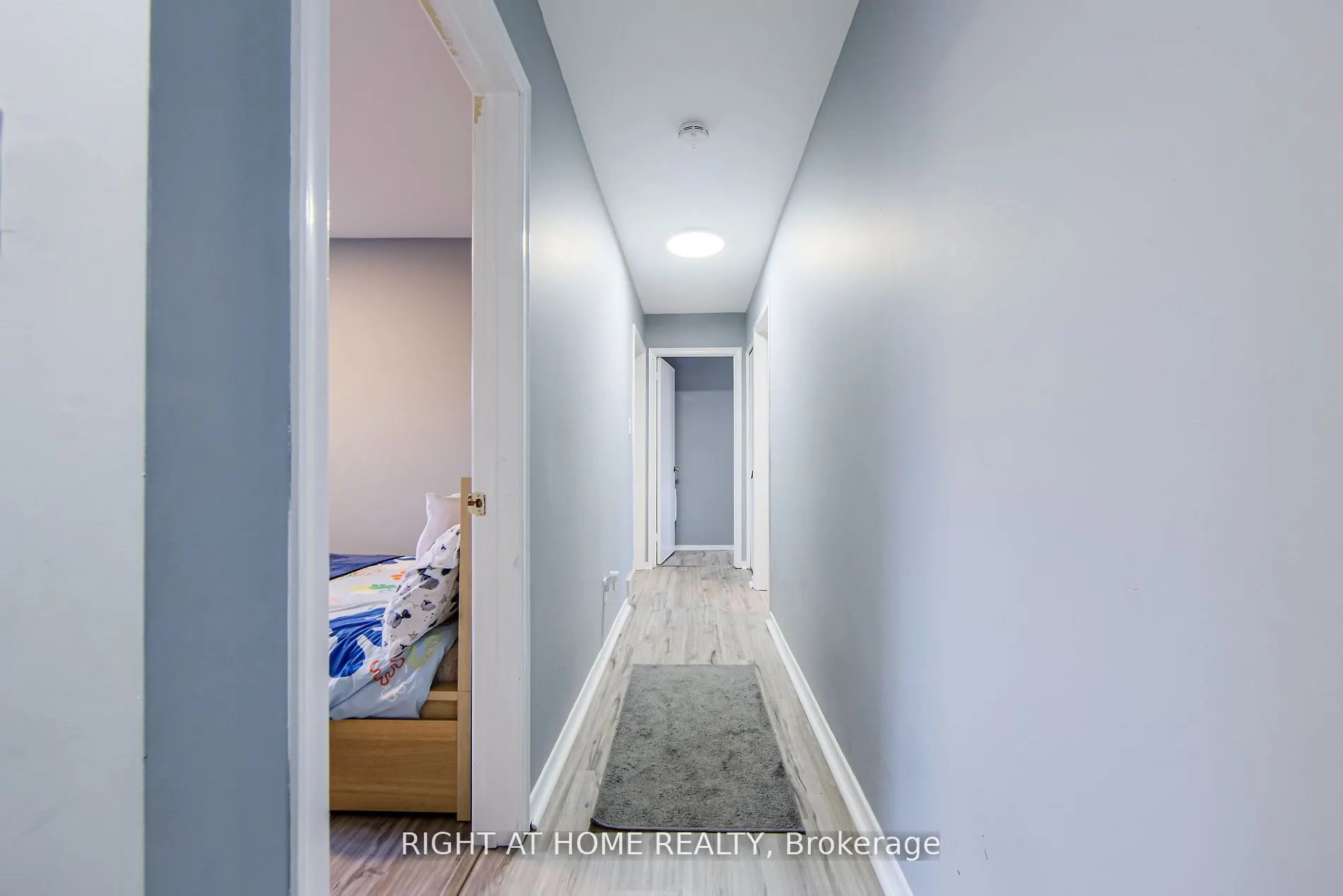 1276 HILLVIEW Crescent