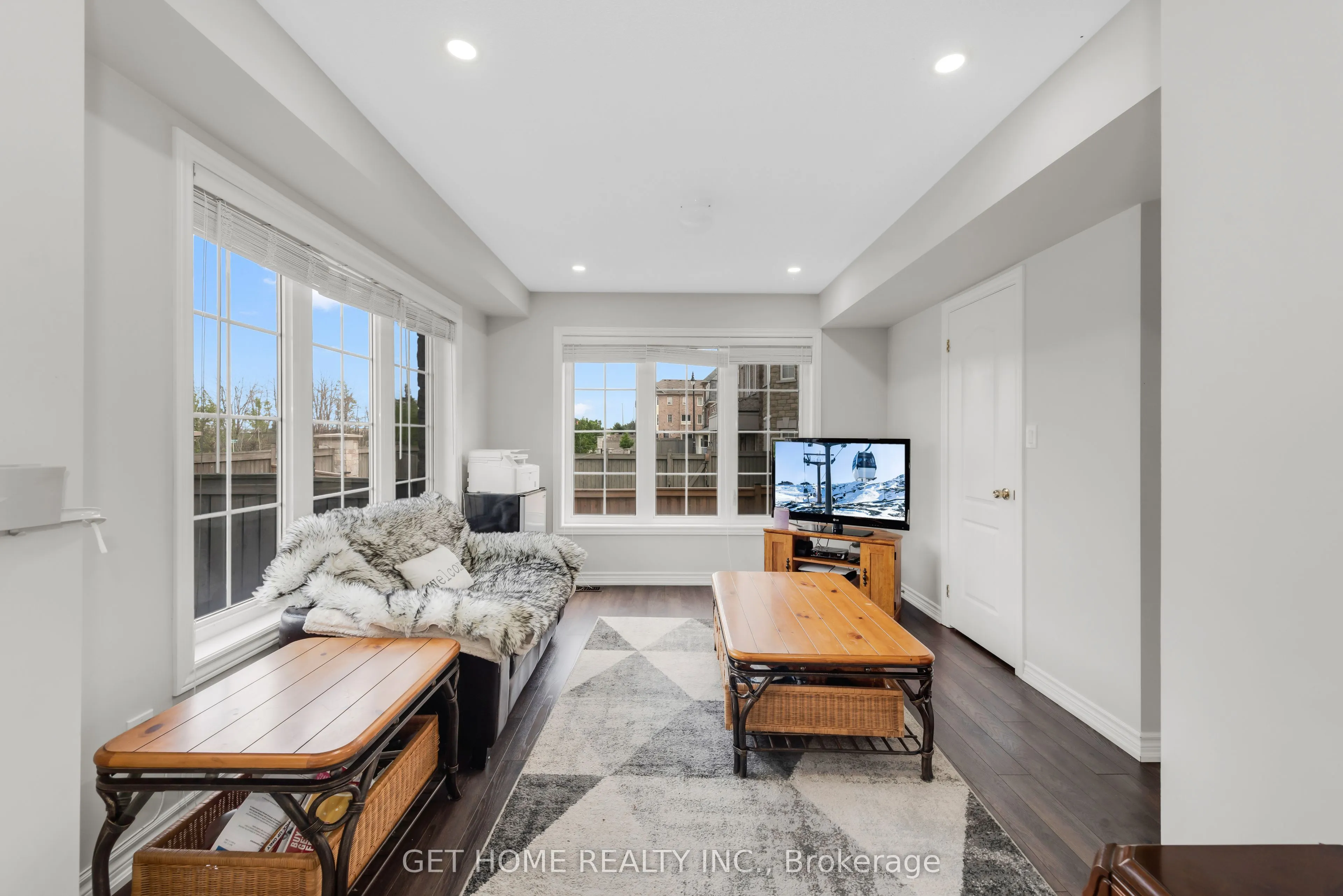 21 Rabbit Run Way