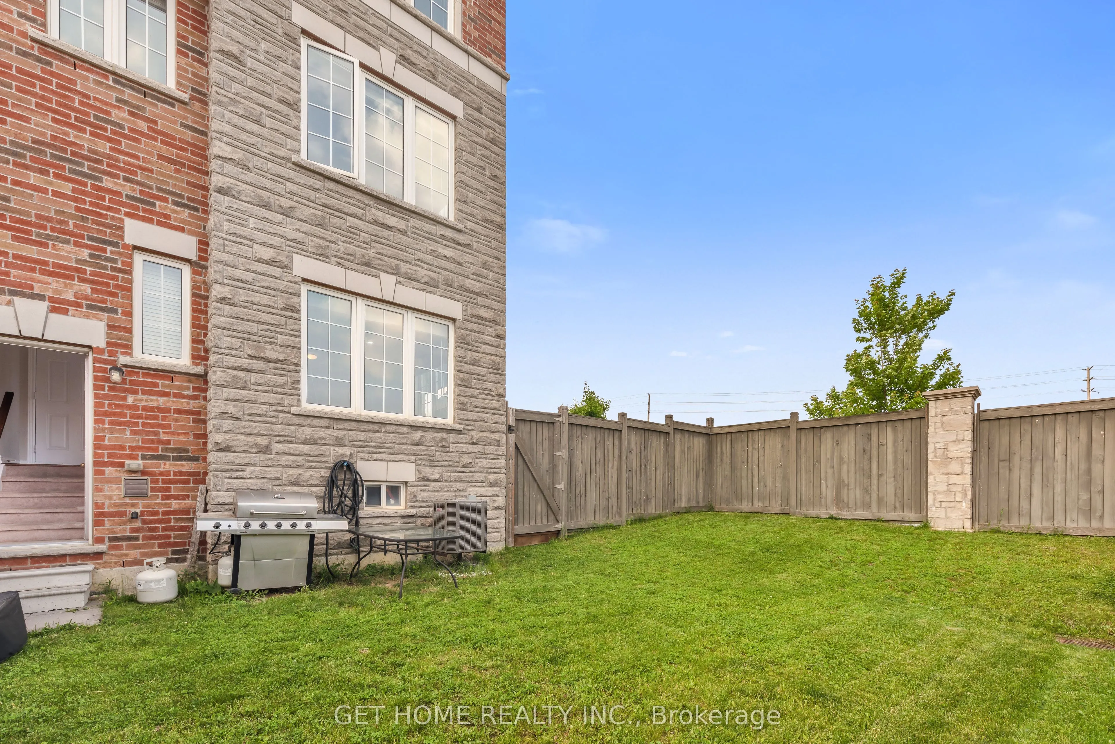 21 Rabbit Run Way